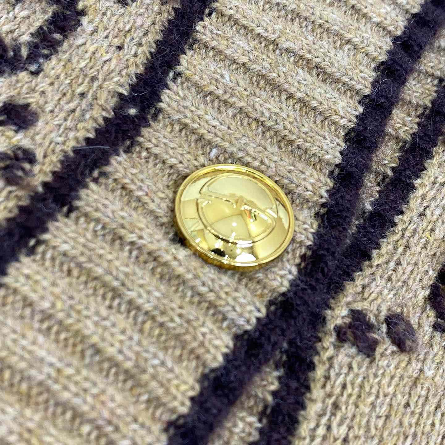 Gucci GG Wool Bouclé Jacquard Cardigan - EUR FASHION
