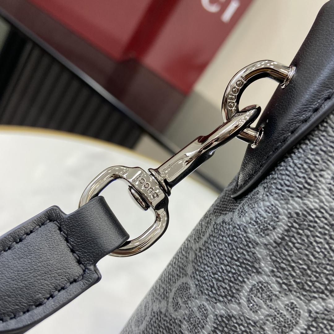 Gucci GG Emblem Small Business Case - EUR FASHION