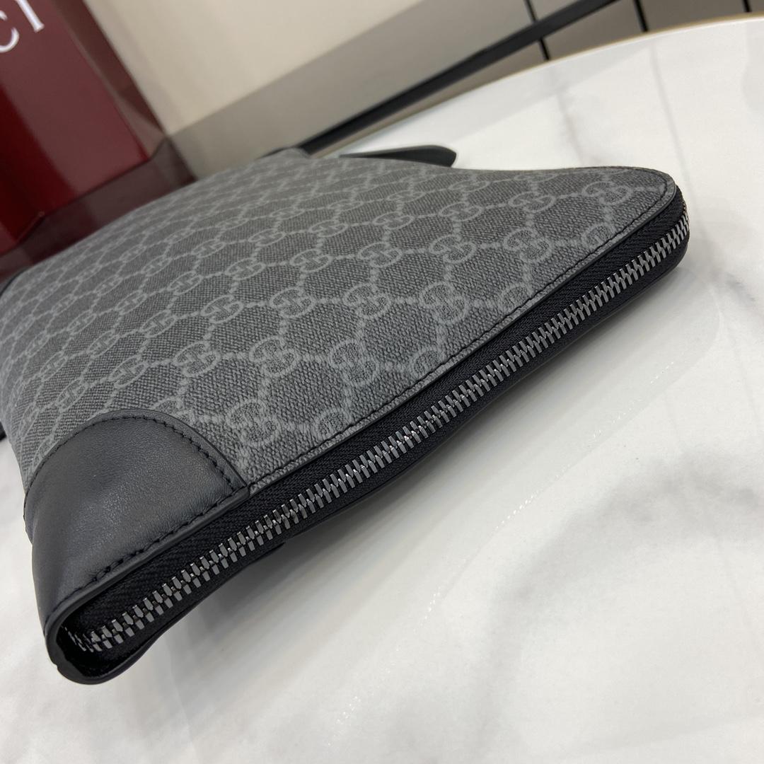 Gucci GG Emblem Small Business Case - EUR FASHION