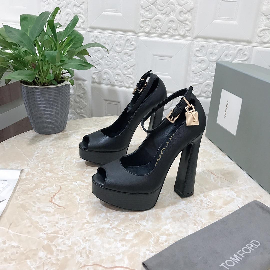 Tom Ford Padlock Peep Toe Platform Pump - EUR FASHION