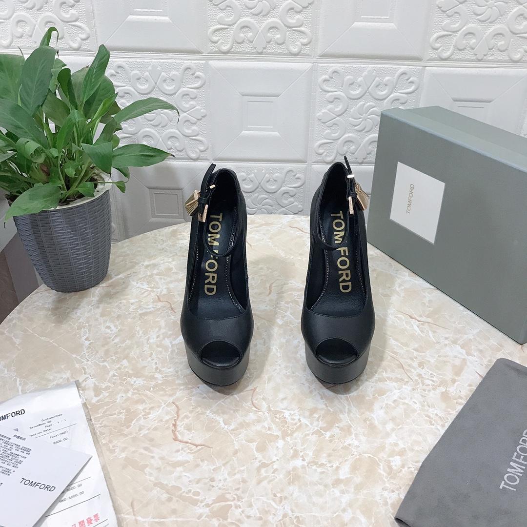 Tom Ford Padlock Peep Toe Platform Pump - EUR FASHION