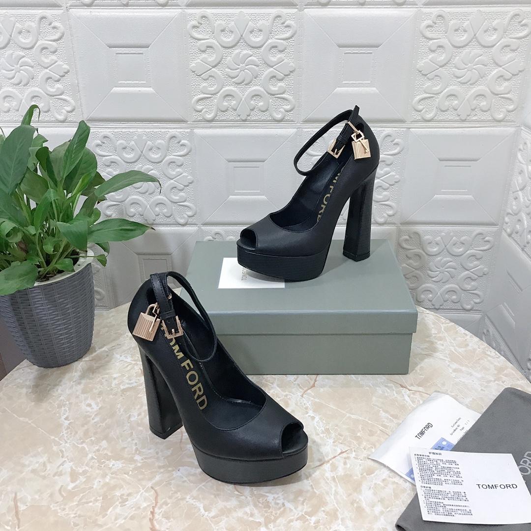 Tom Ford Padlock Peep Toe Platform Pump - EUR FASHION