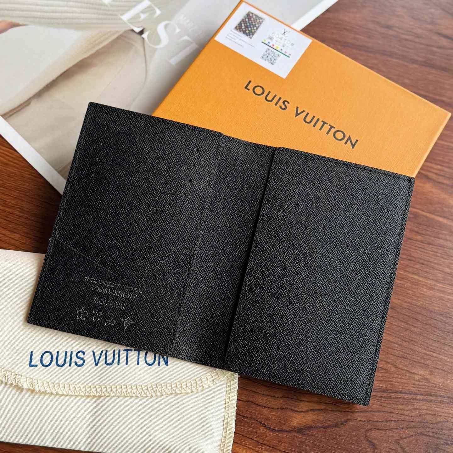 Louis Vuitton LV x TM Passport Cover   M13414 - EUR FASHION