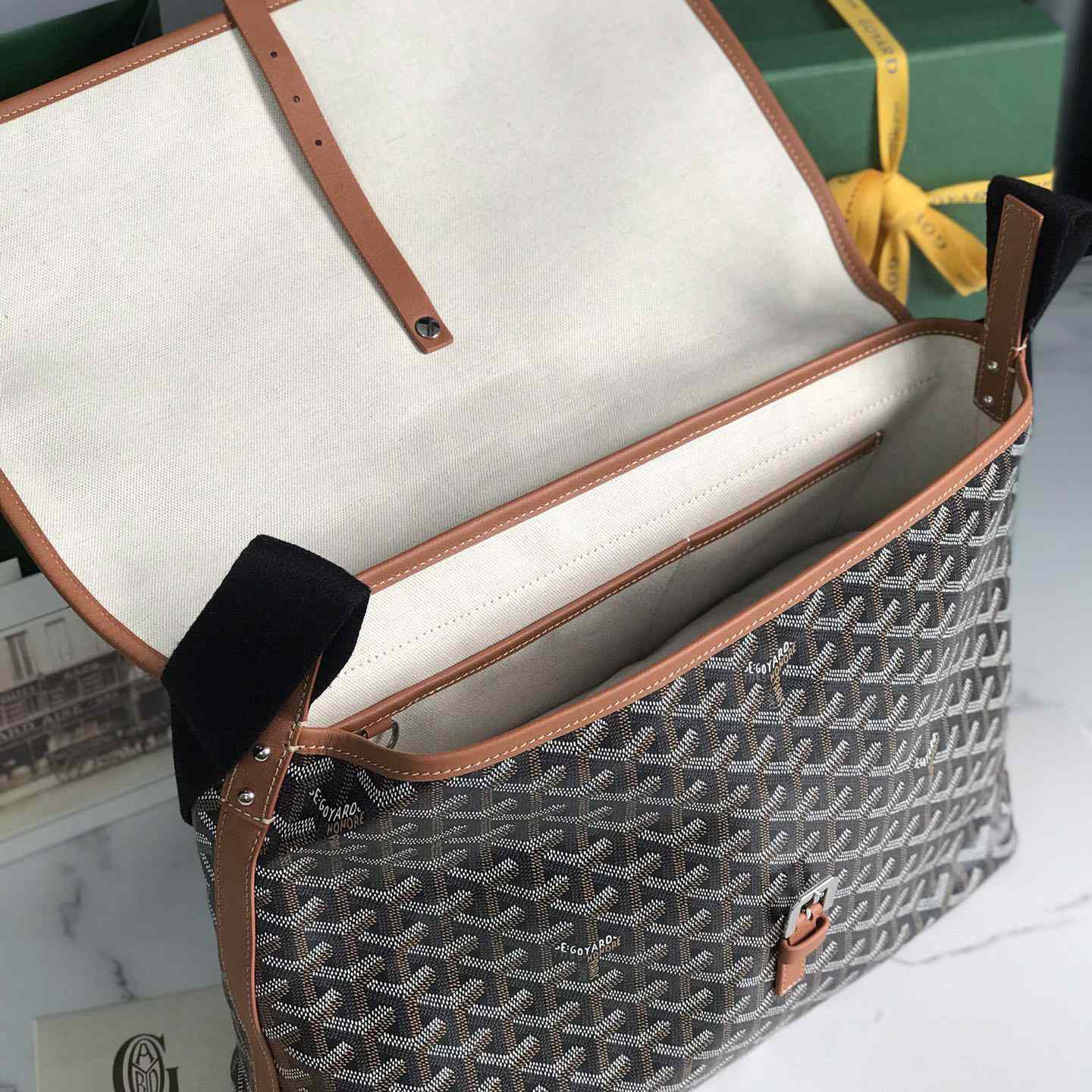 Goyard Capetien MM Messenger Bag   - EUR FASHION