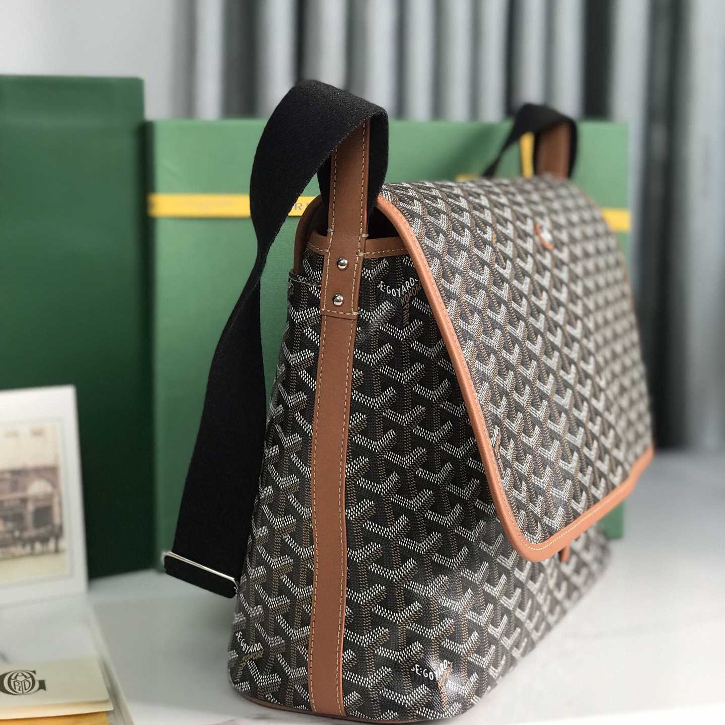 Goyard Capetien MM Messenger Bag   - EUR FASHION