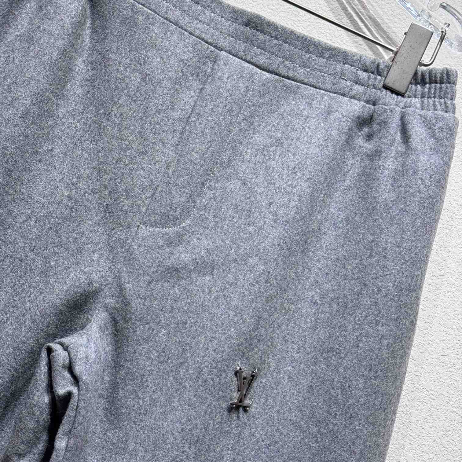 Louis Vuitton Tailored Technical Wool Track Pants   1AFXX3 - EUR FASHION