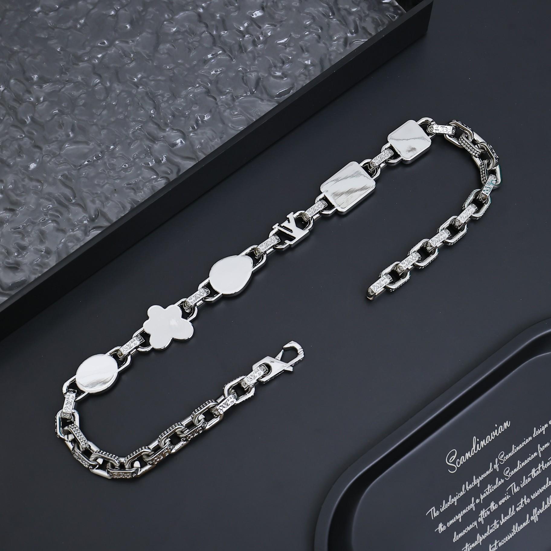 Louis Vuitton Paradise Stone Necklace   - EUR FASHION