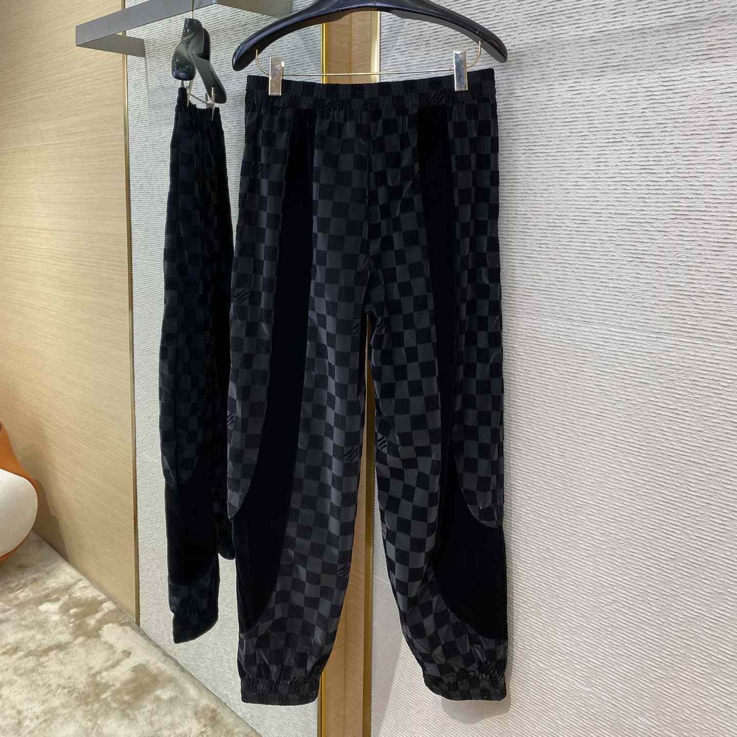Louis Vuitton Flocked Damier Technical Track Pants   1AHCDQ - EUR FASHION