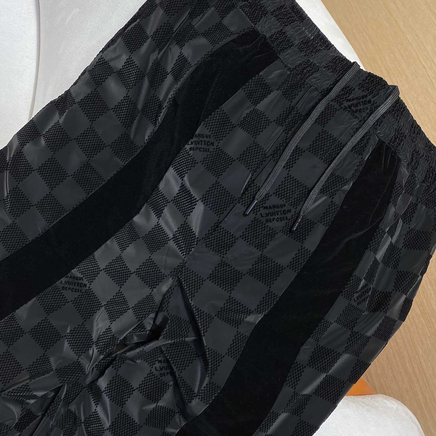 Louis Vuitton Flocked Damier Technical Track Pants   1AHCDQ - EUR FASHION