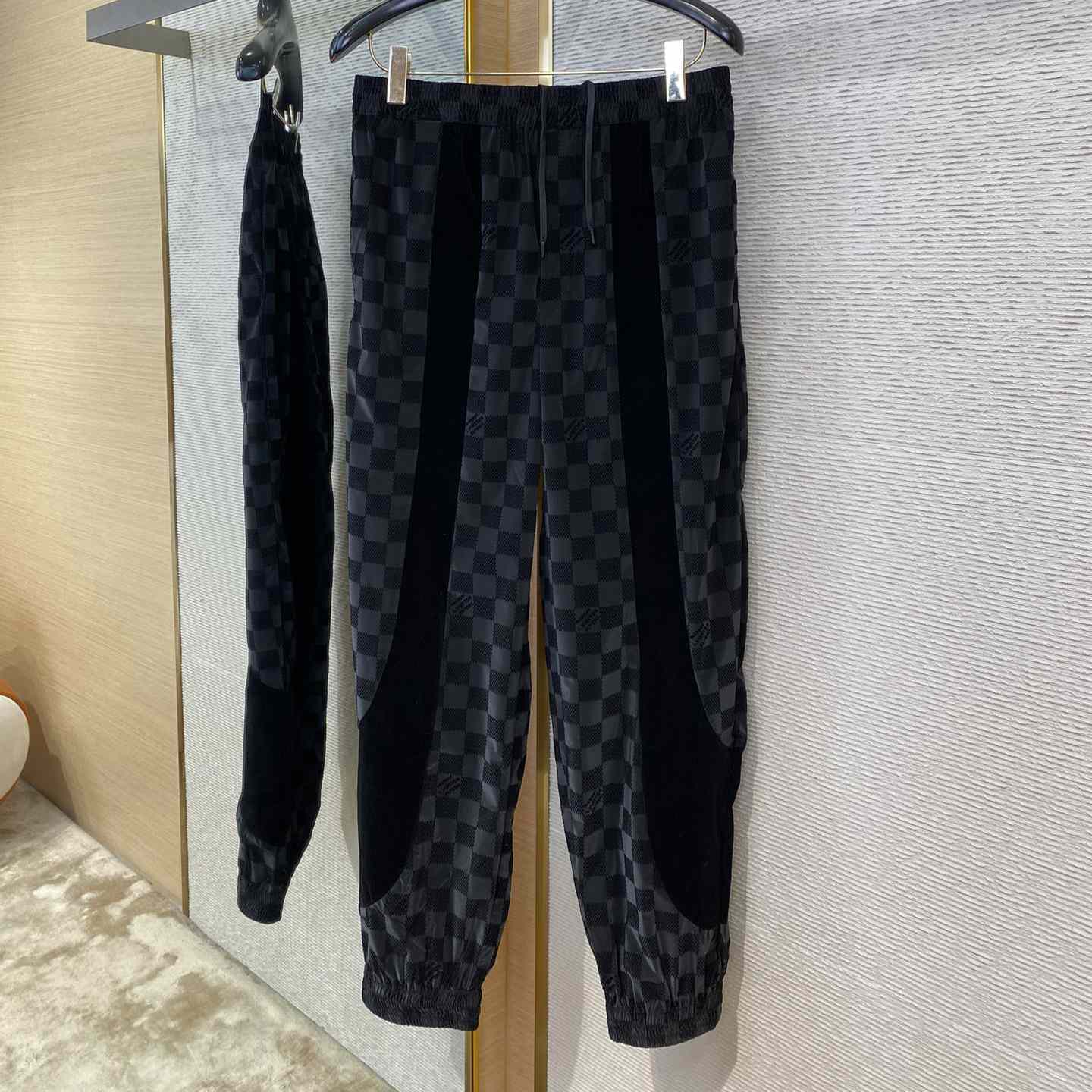Louis Vuitton Flocked Damier Technical Track Pants   1AHCDQ - EUR FASHION