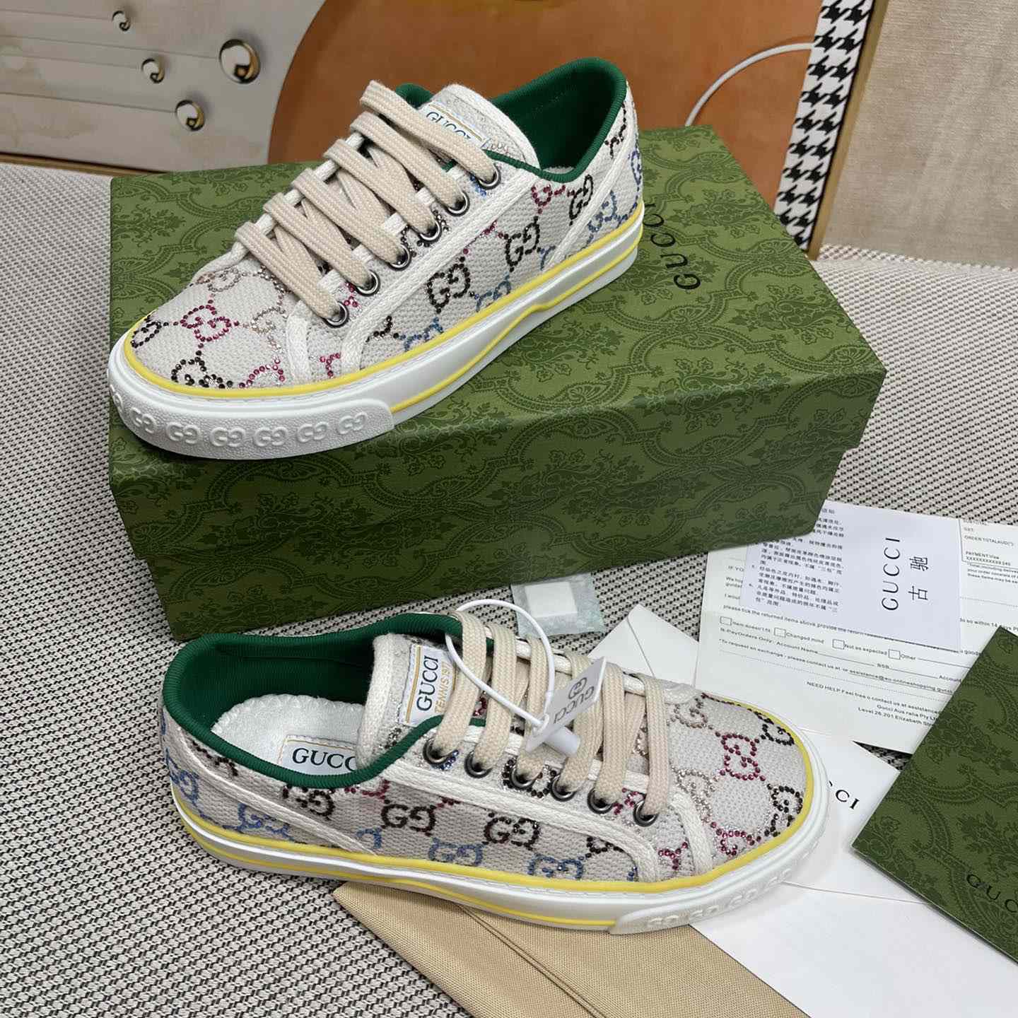 Gucci Crystal Low Top Sneakers  - EUR FASHION