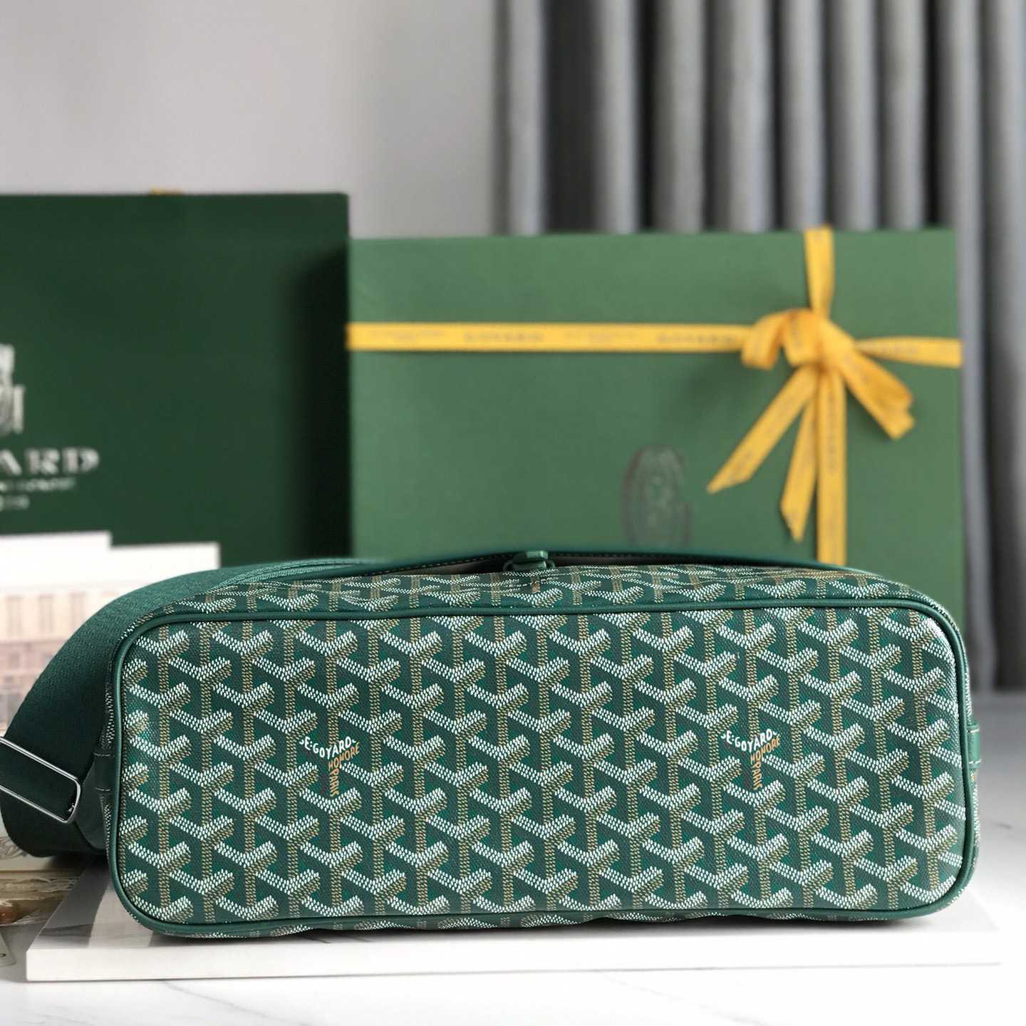 Goyard Capetien MM Messenger Bag   - EUR FASHION