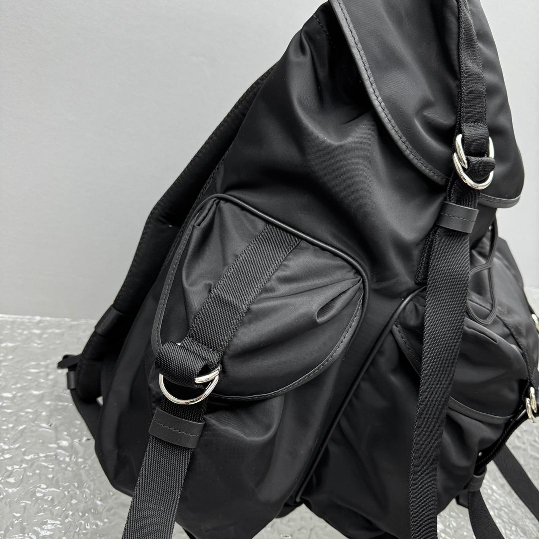 Maison Margiela Black High Tech XL Backpack - EUR FASHION