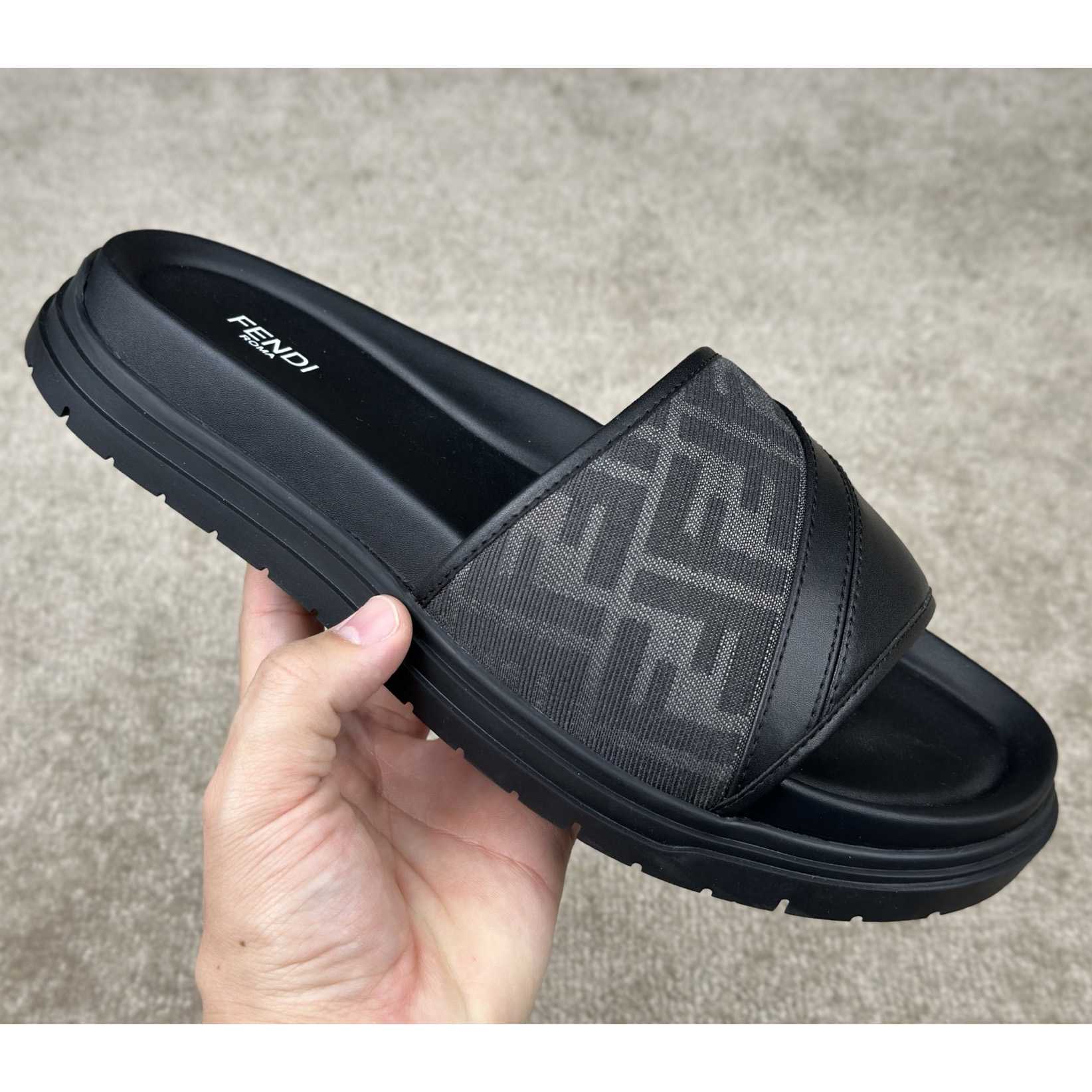 Fendi Diagonal Slides  - EUR FASHION