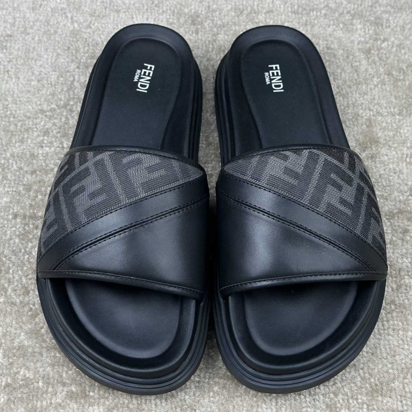 Fendi Diagonal Slides  - EUR FASHION