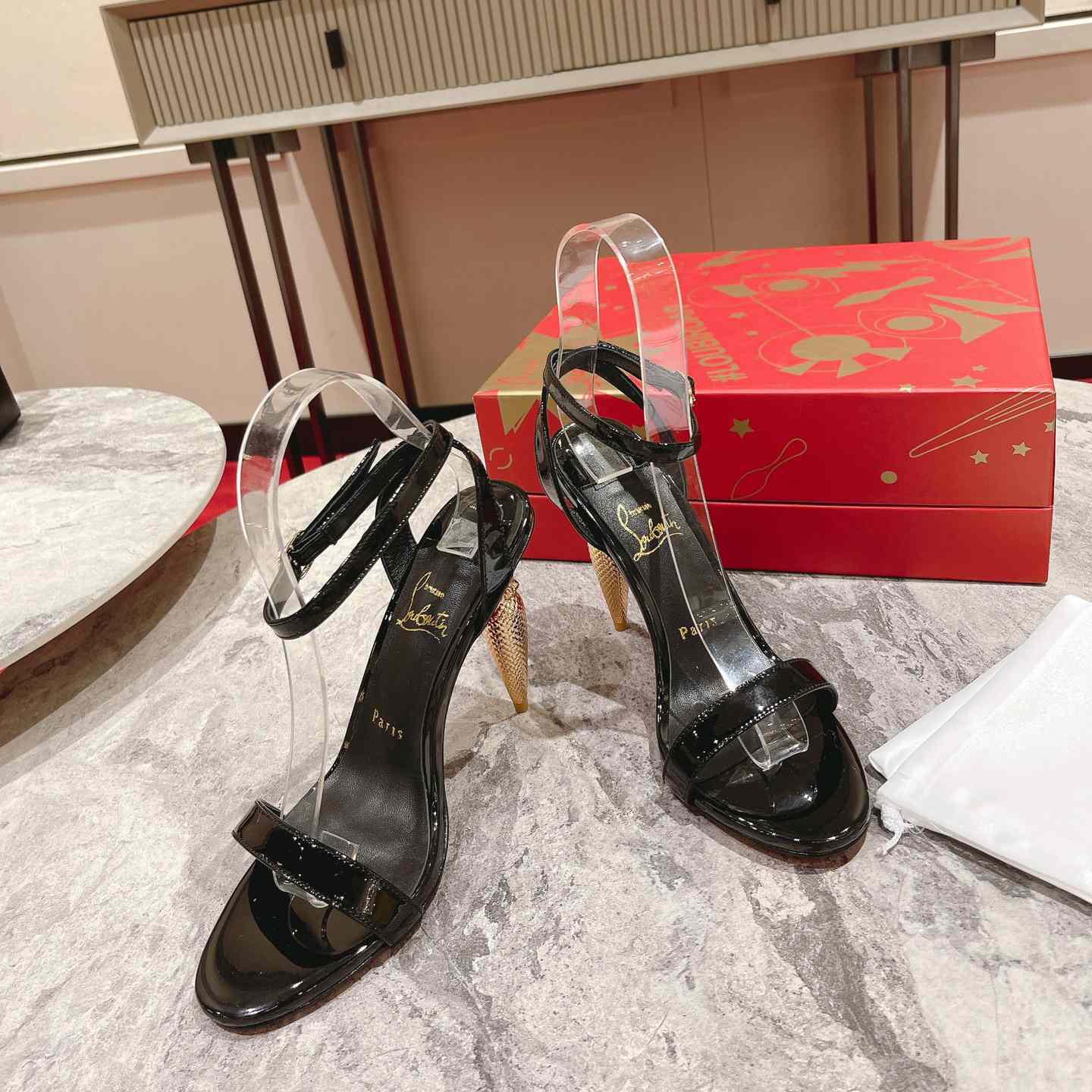 Christian Louboutin Patent Galva Lipqueen 100 Sandals - EUR FASHION