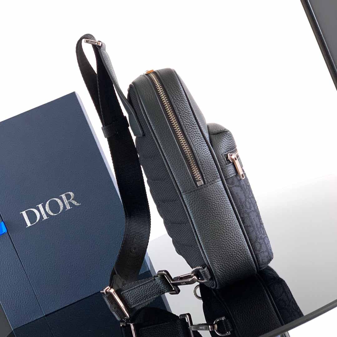 Dior Rider 2.0 Sling Bag  - EUR FASHION