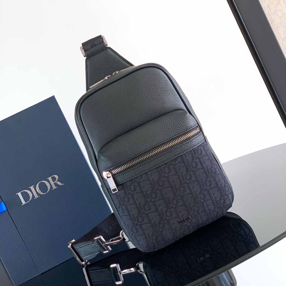 Dior Rider 2.0 Sling Bag  - EUR FASHION