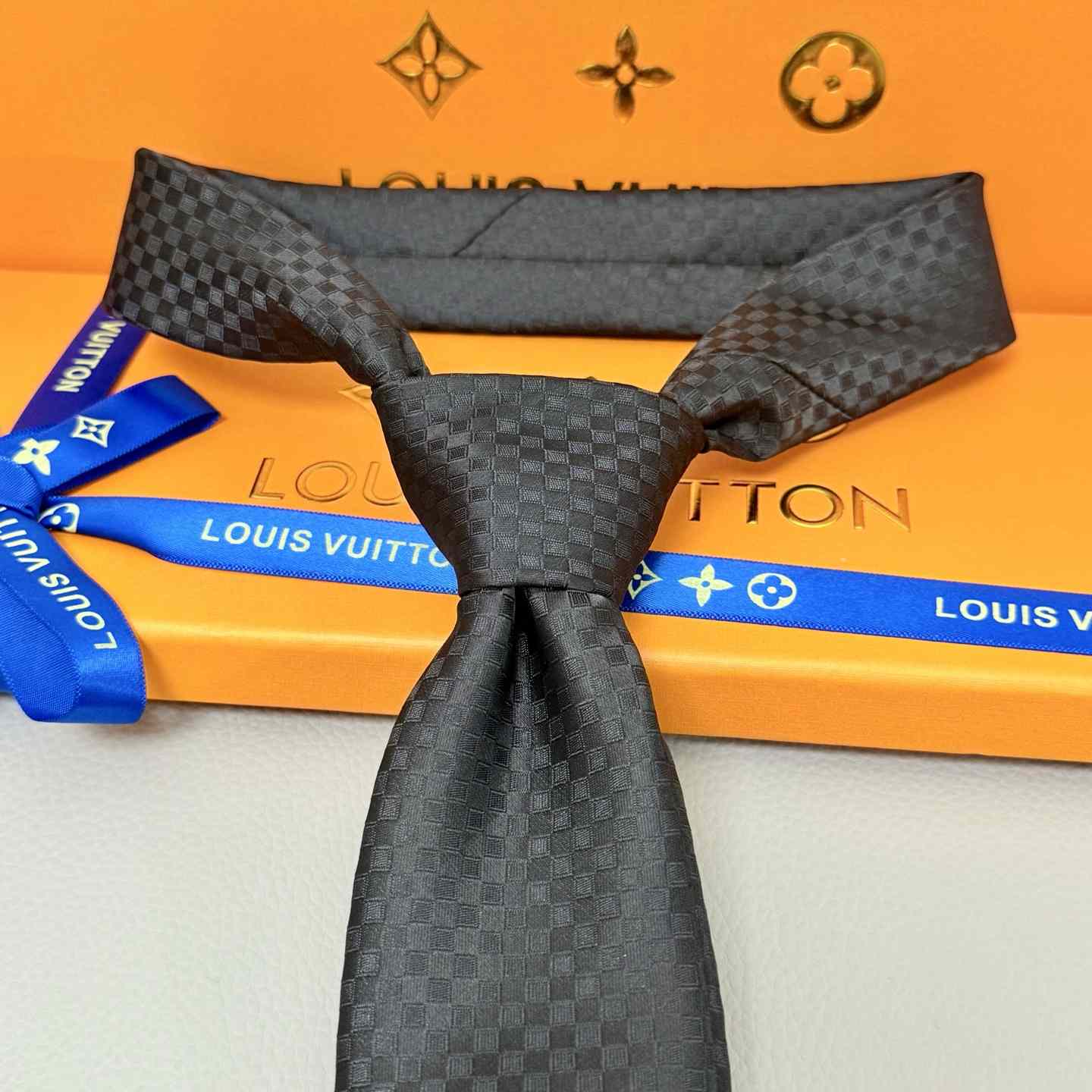 Louis Vuitton Damier Classique Tie - EUR FASHION