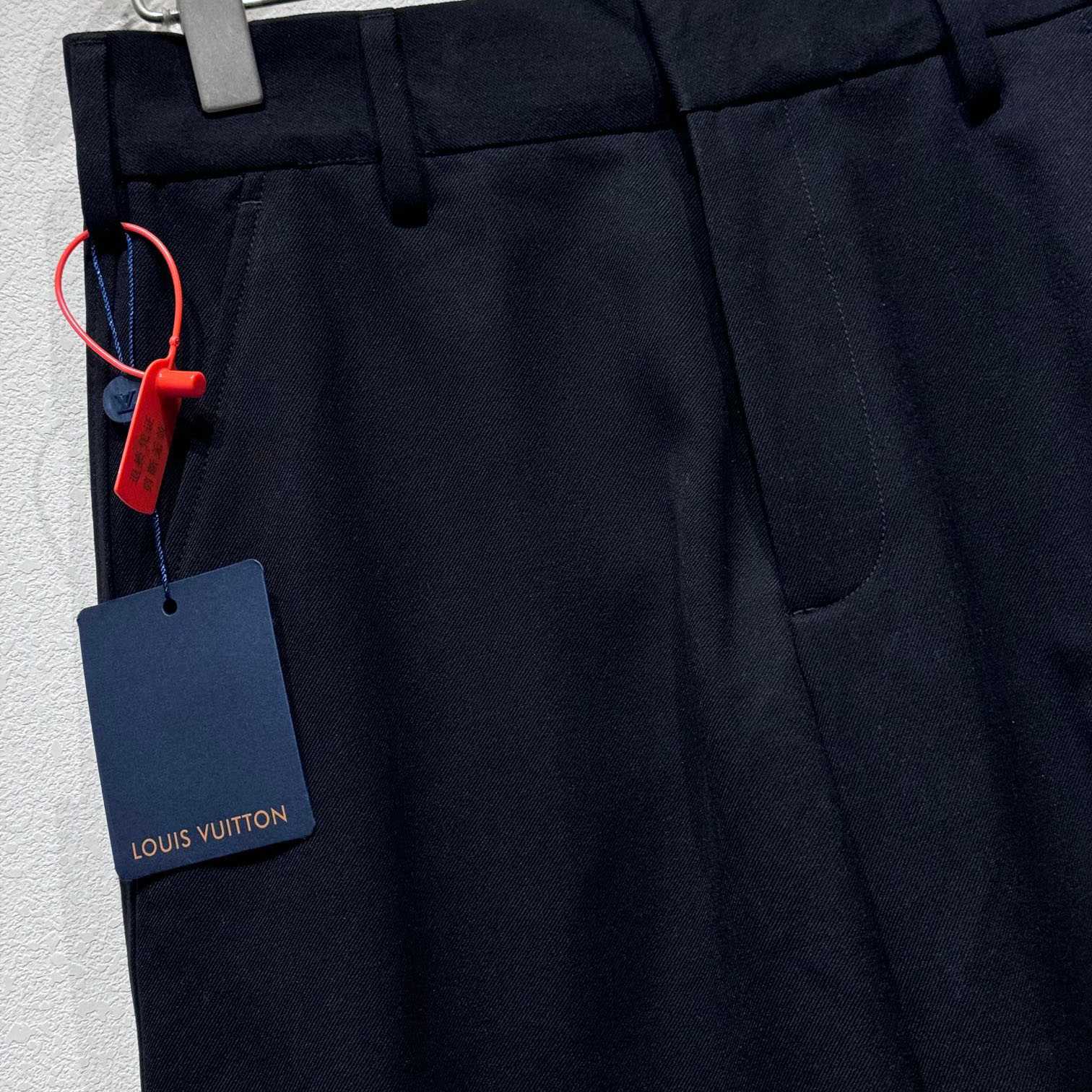 Louis Vuitton Cargo Shorts - EUR FASHION