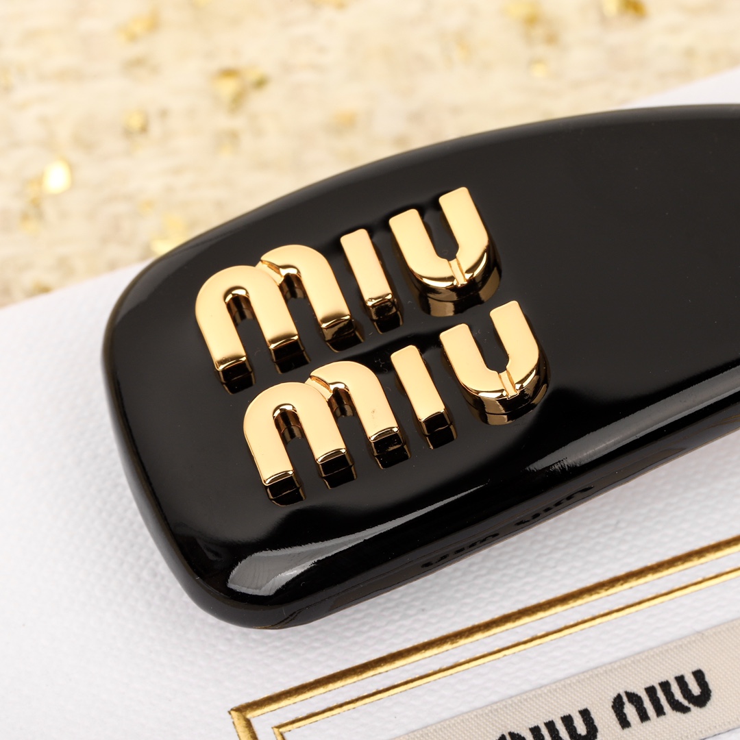 Miu Miu Patent-leather Hair Clip - EUR FASHION