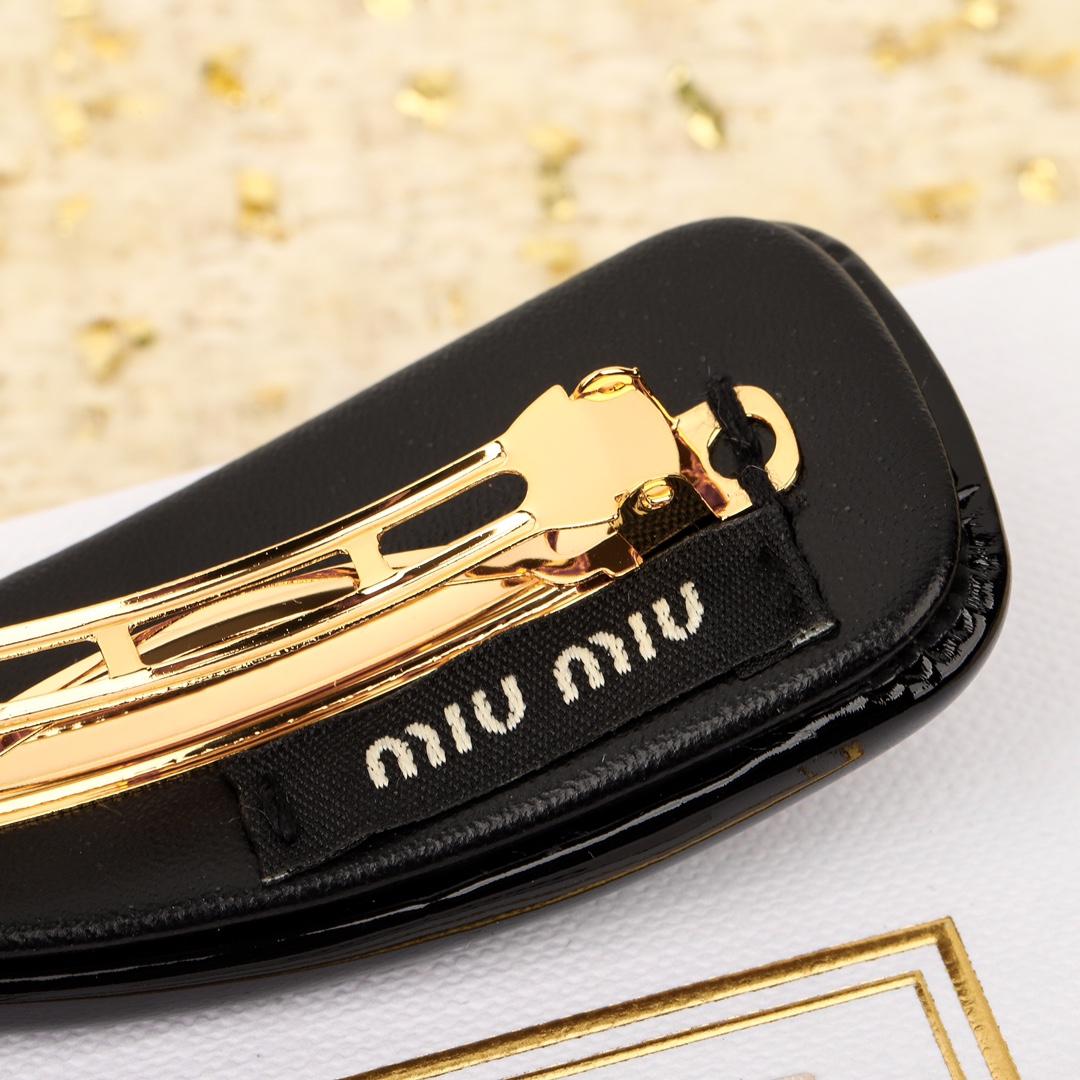 Miu Miu Patent-leather Hair Clip - EUR FASHION