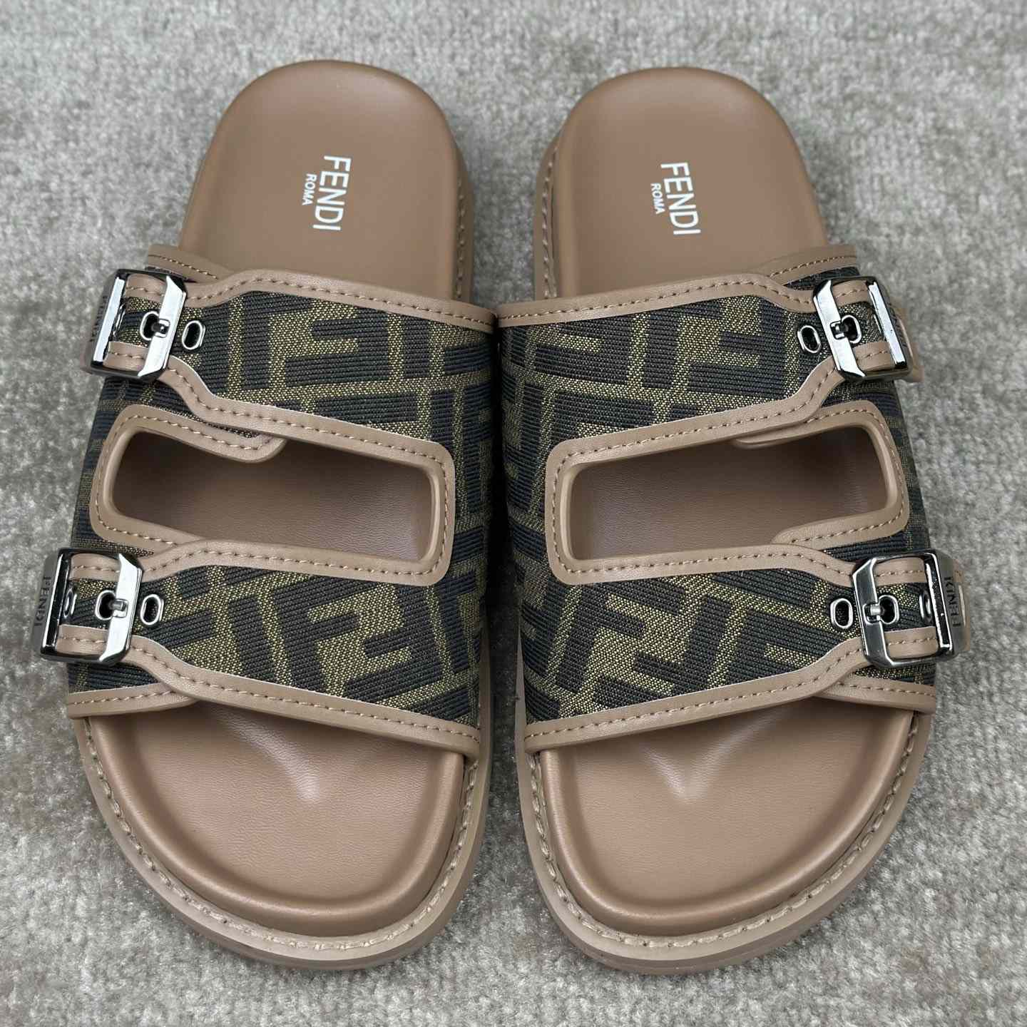 Fendi Feel Sandals  - EUR FASHION