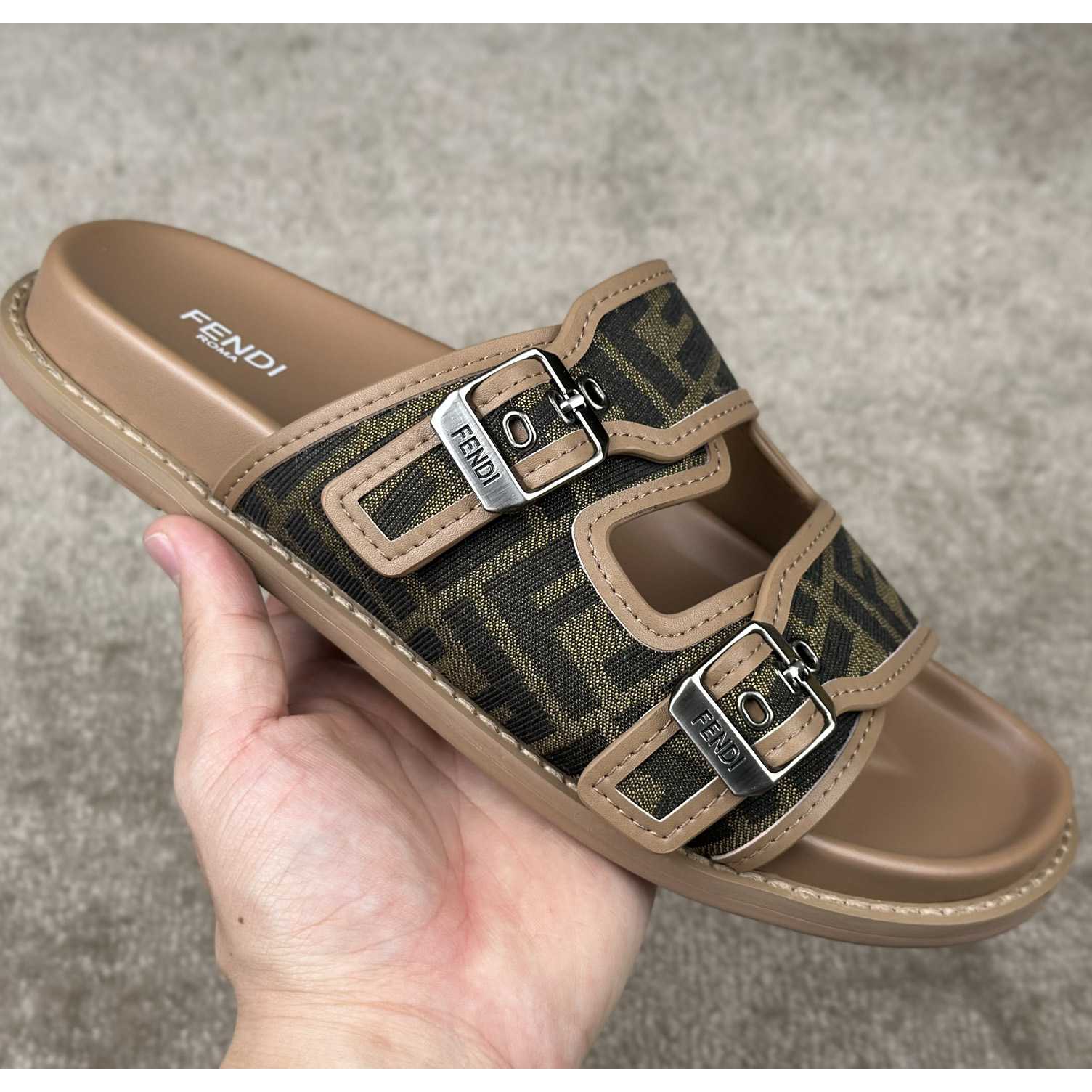 Fendi Feel Sandals  - EUR FASHION
