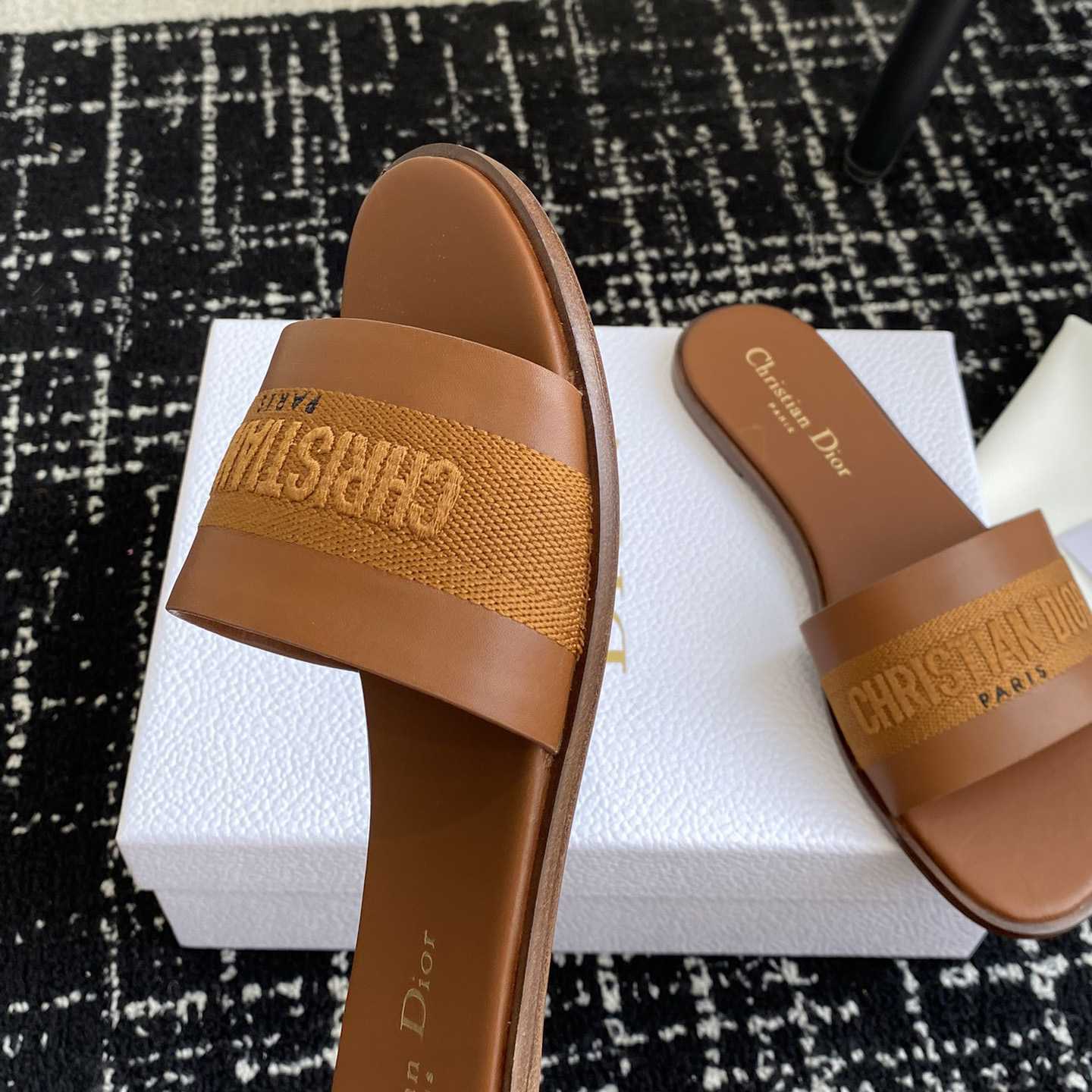 Dior Dway Slide  - EUR FASHION