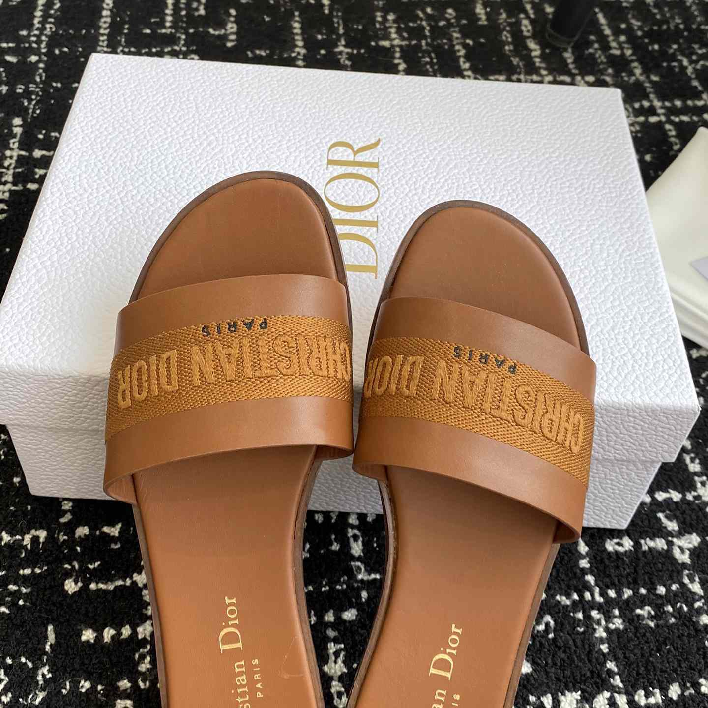 Dior Dway Slide  - EUR FASHION