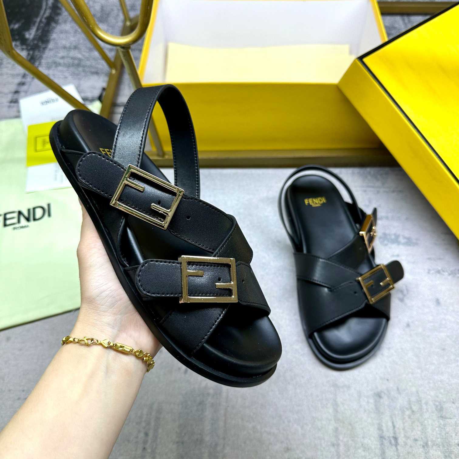 Fendi Feel Black Leather Slides - EUR FASHION