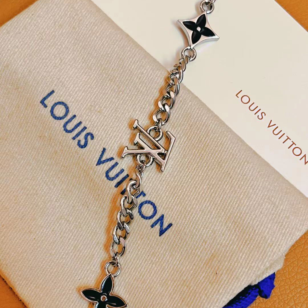 Louis Vuitton LV Spike Bracelet    M1520 - EUR FASHION