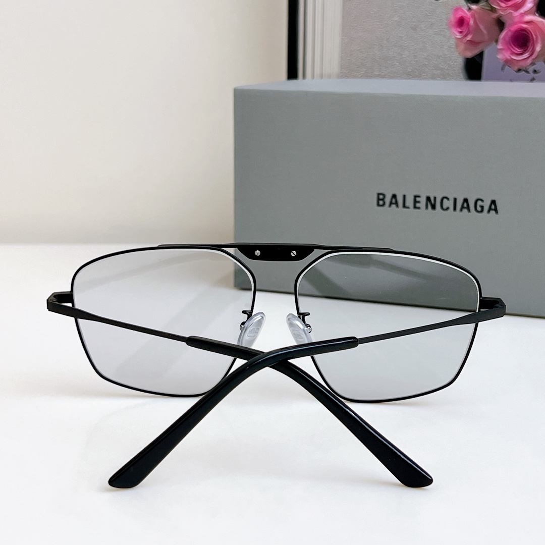 Balenciaga Tag 2.0 Navigator Sunglasses   BB0246SA - EUR FASHION