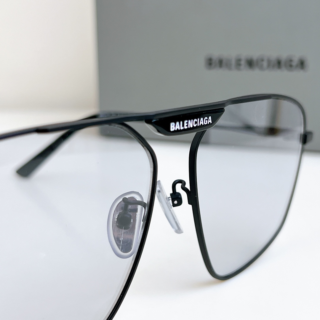 Balenciaga Tag 2.0 Navigator Sunglasses   BB0246SA - EUR FASHION