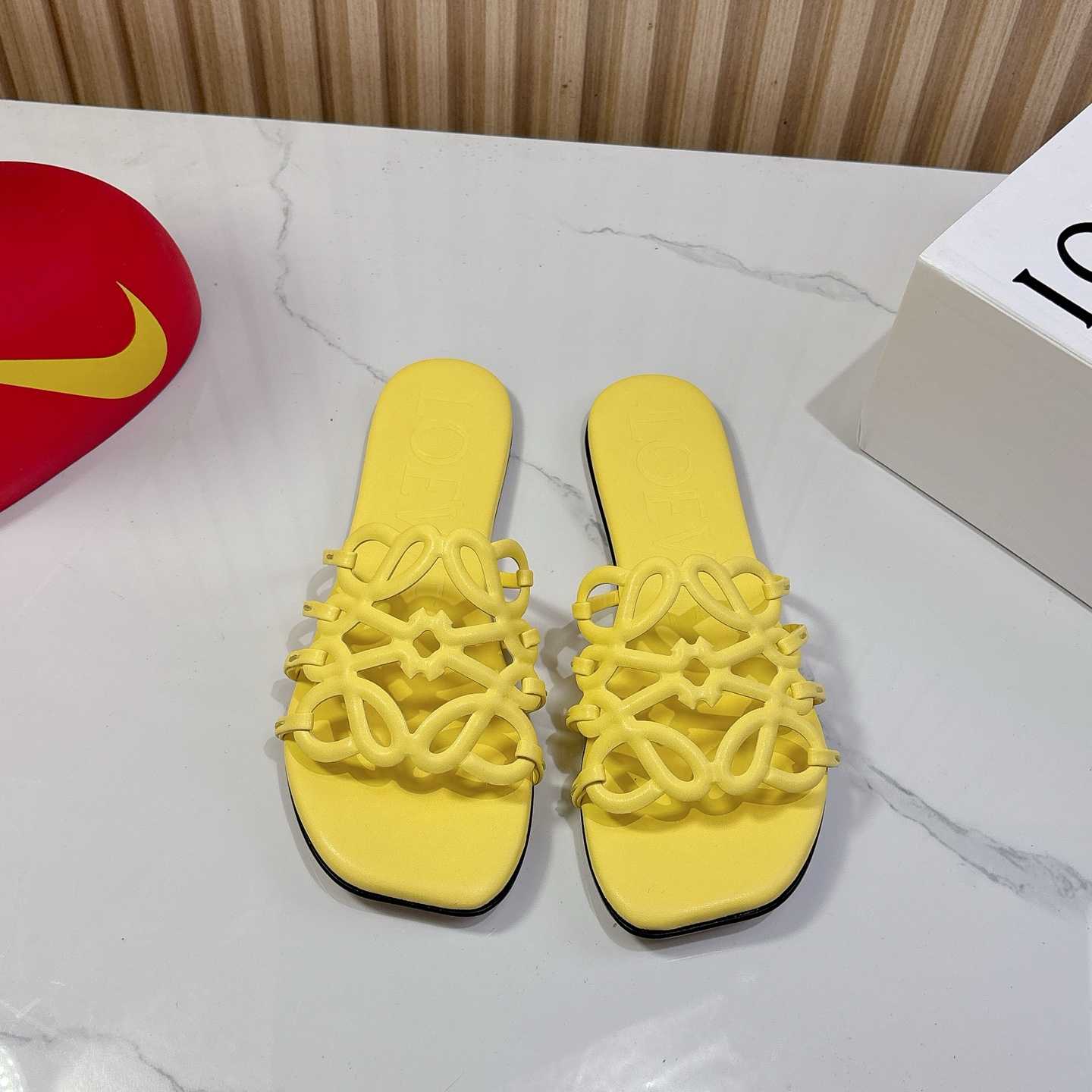 Loewe Petal Anagram Slide In Soft Calfskin - EUR FASHION