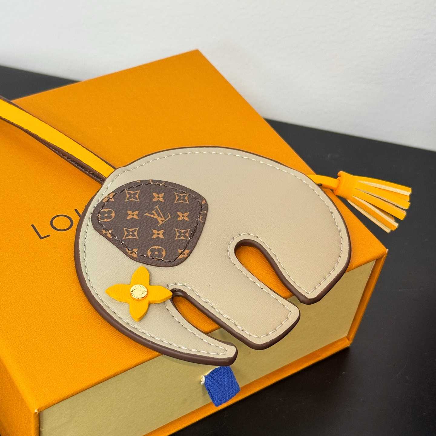 Louis Vuitton LV Elephant Bag Charm   M02384 - EUR FASHION