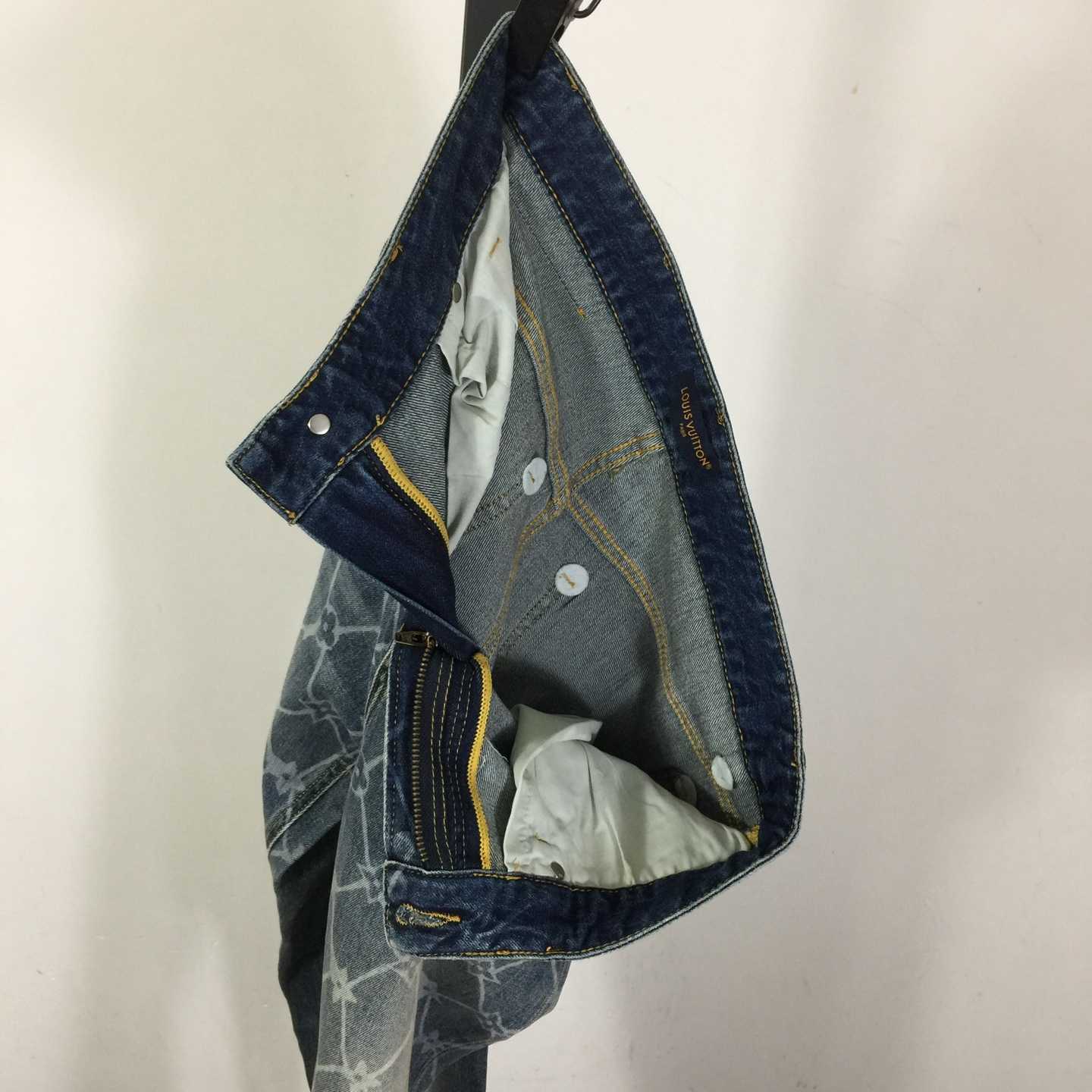 Louis Vuitton Jeans - EUR FASHION