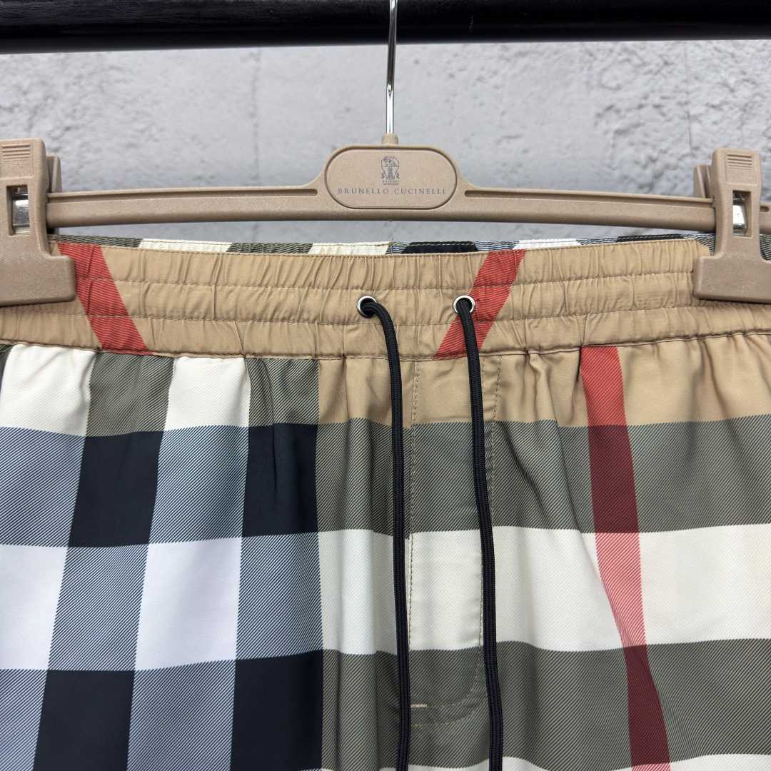 Burberry Shorts    - EUR FASHION