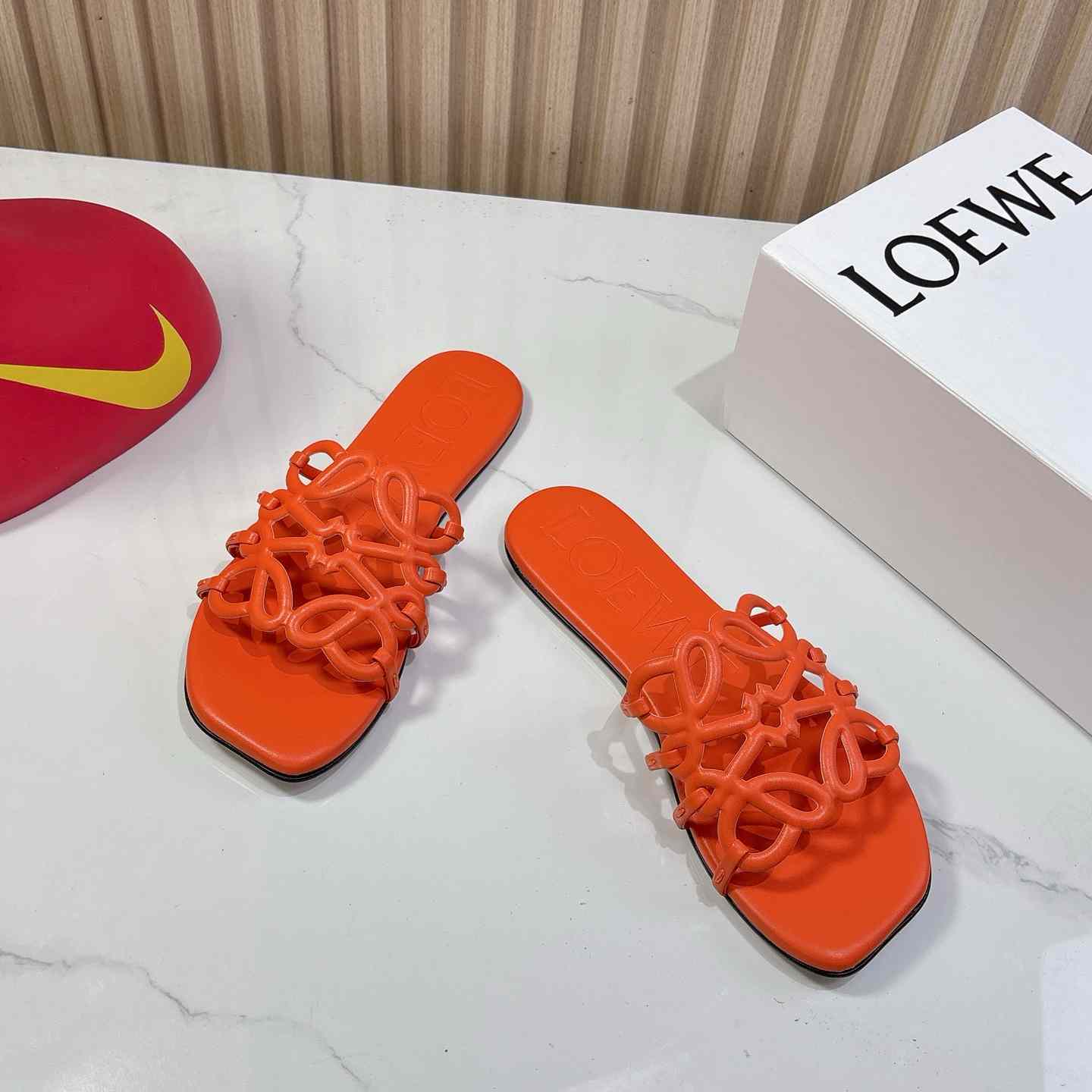 Loewe Petal Anagram Slide In Soft Calfskin - EUR FASHION