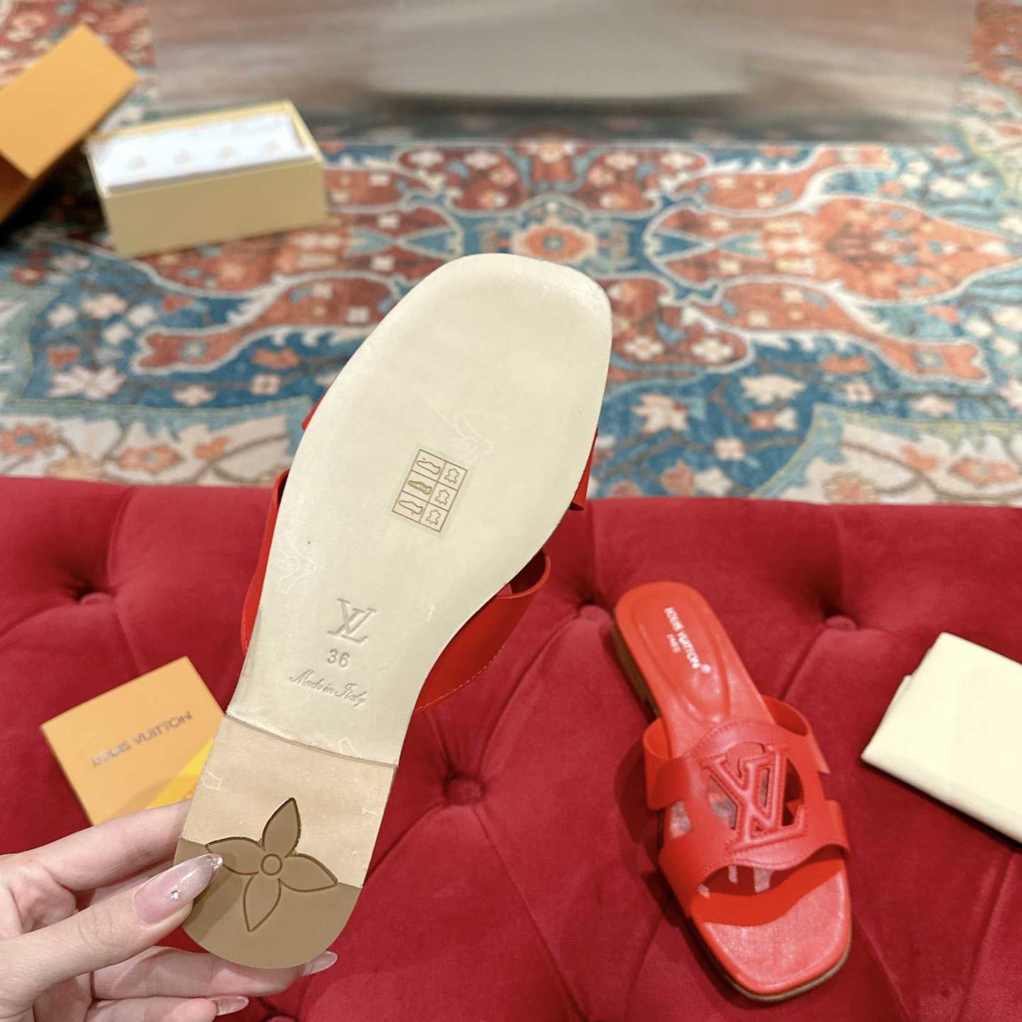 Louis Vuitton LV Isola Flat Mule - EUR FASHION