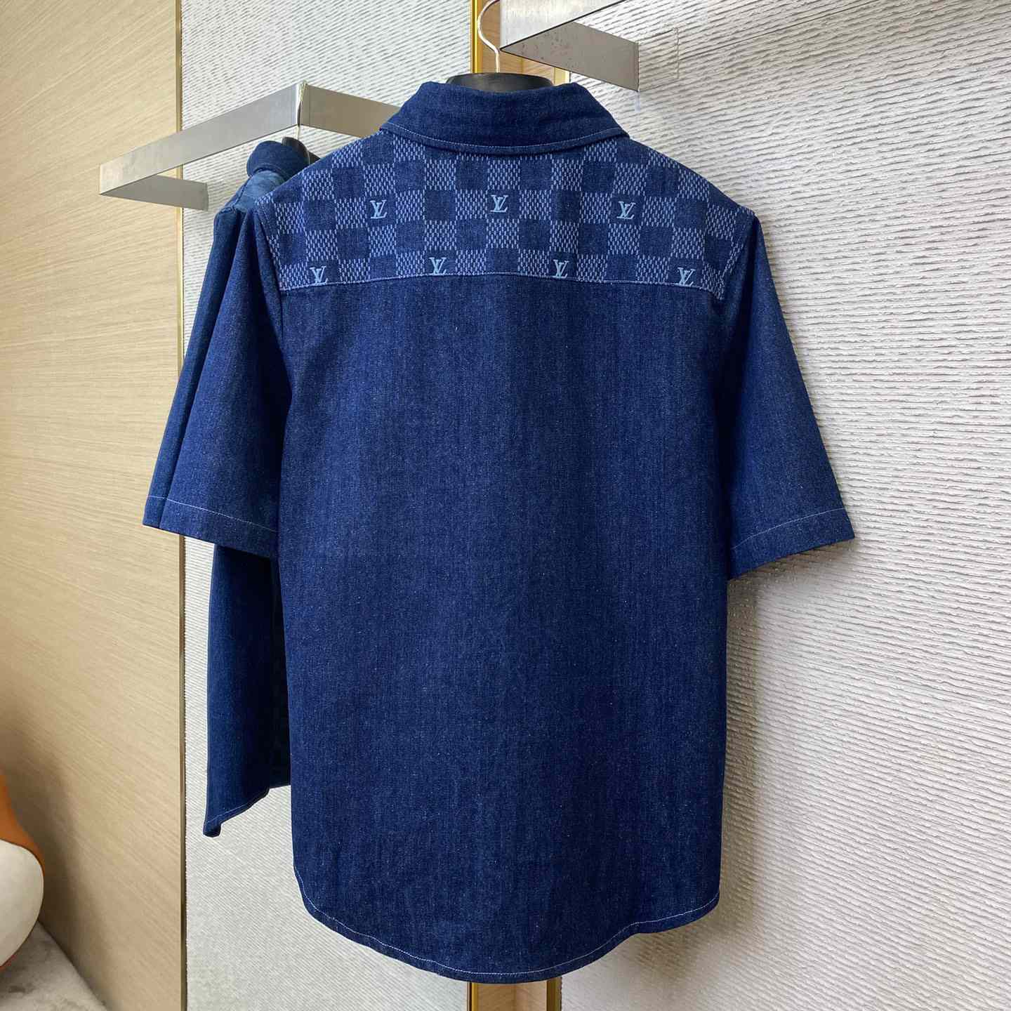 Louis Vuitton Printed Short-Sleeved Denim Shirt   1AFVQL - EUR FASHION