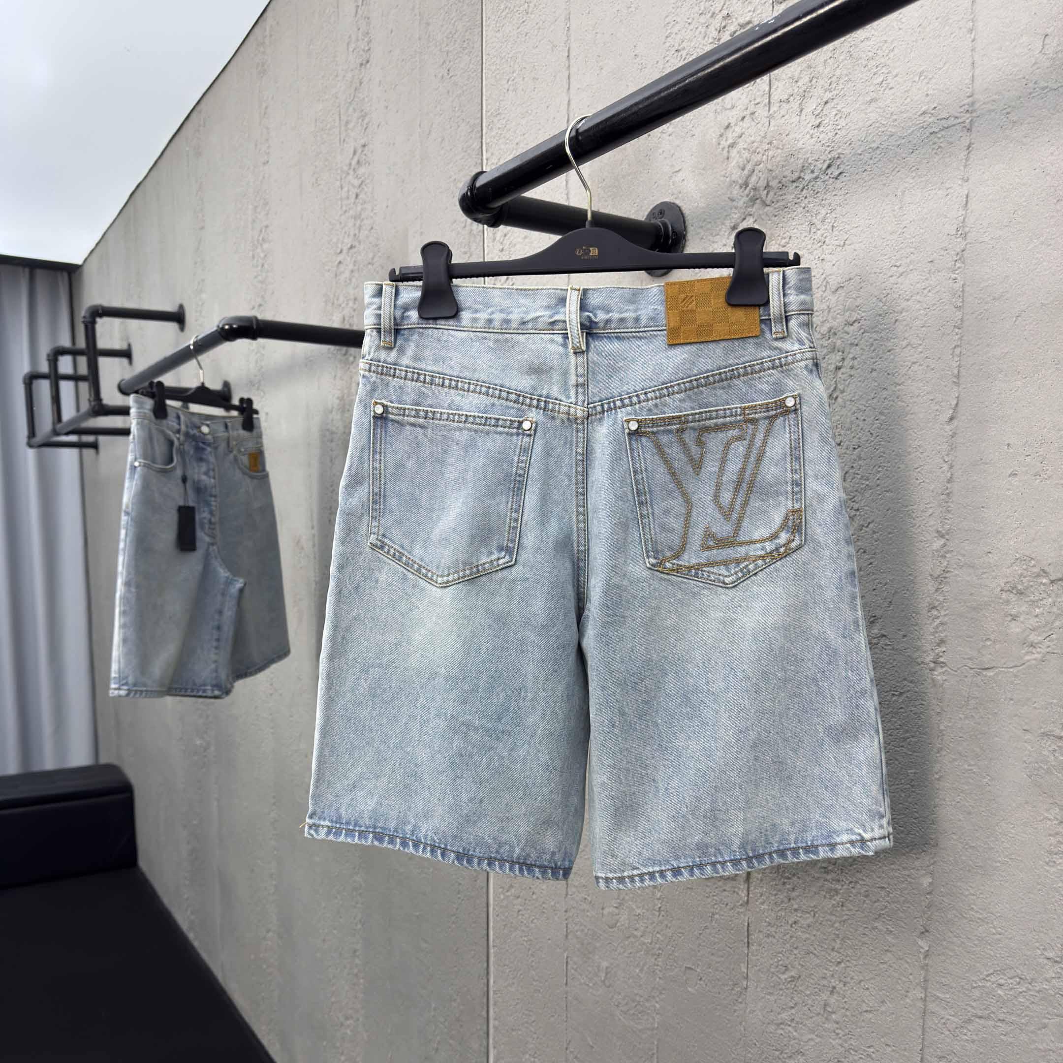Louis Vuitton LV Denim Shorts    1AGTHT - EUR FASHION