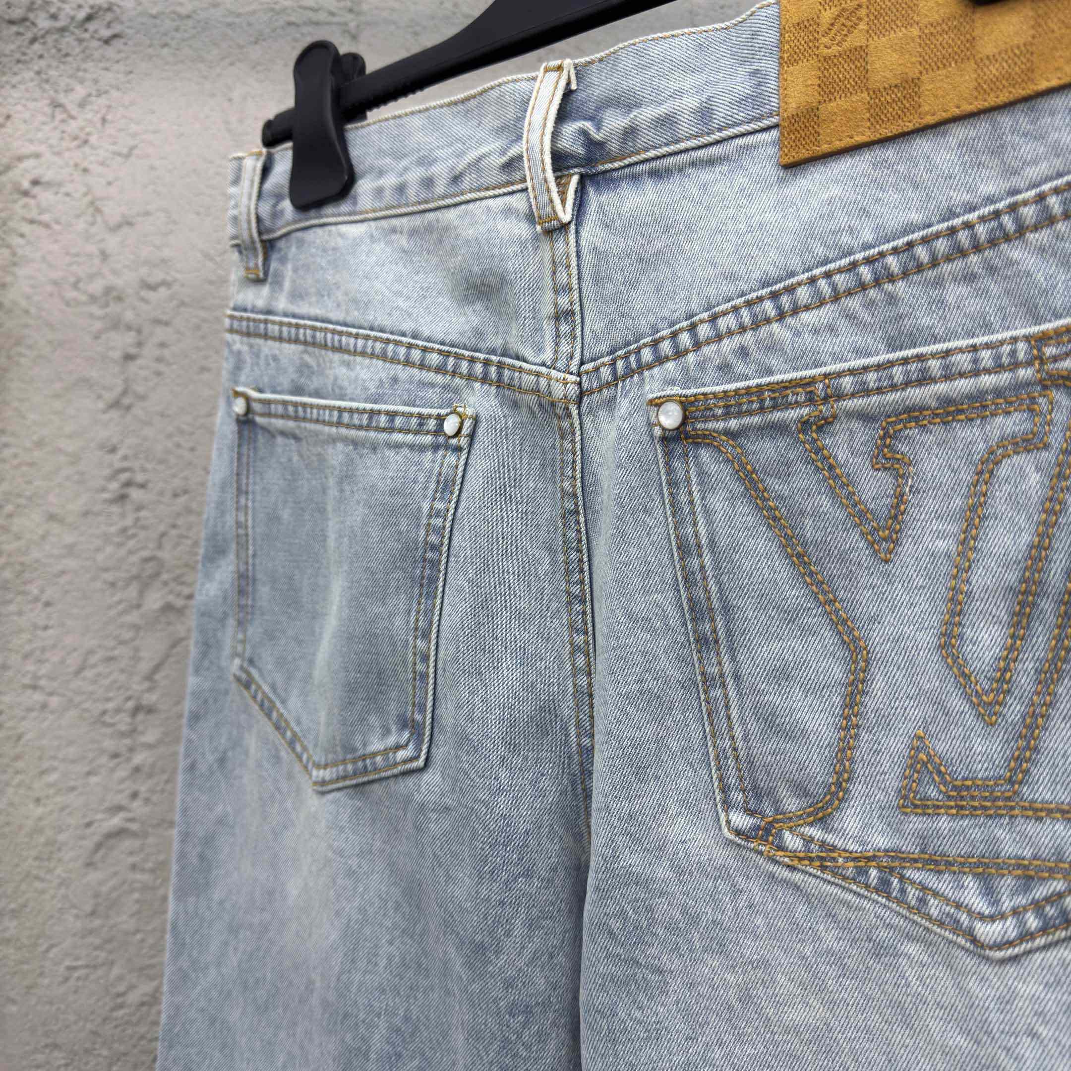 Louis Vuitton LV Denim Shorts    1AGTHT - EUR FASHION