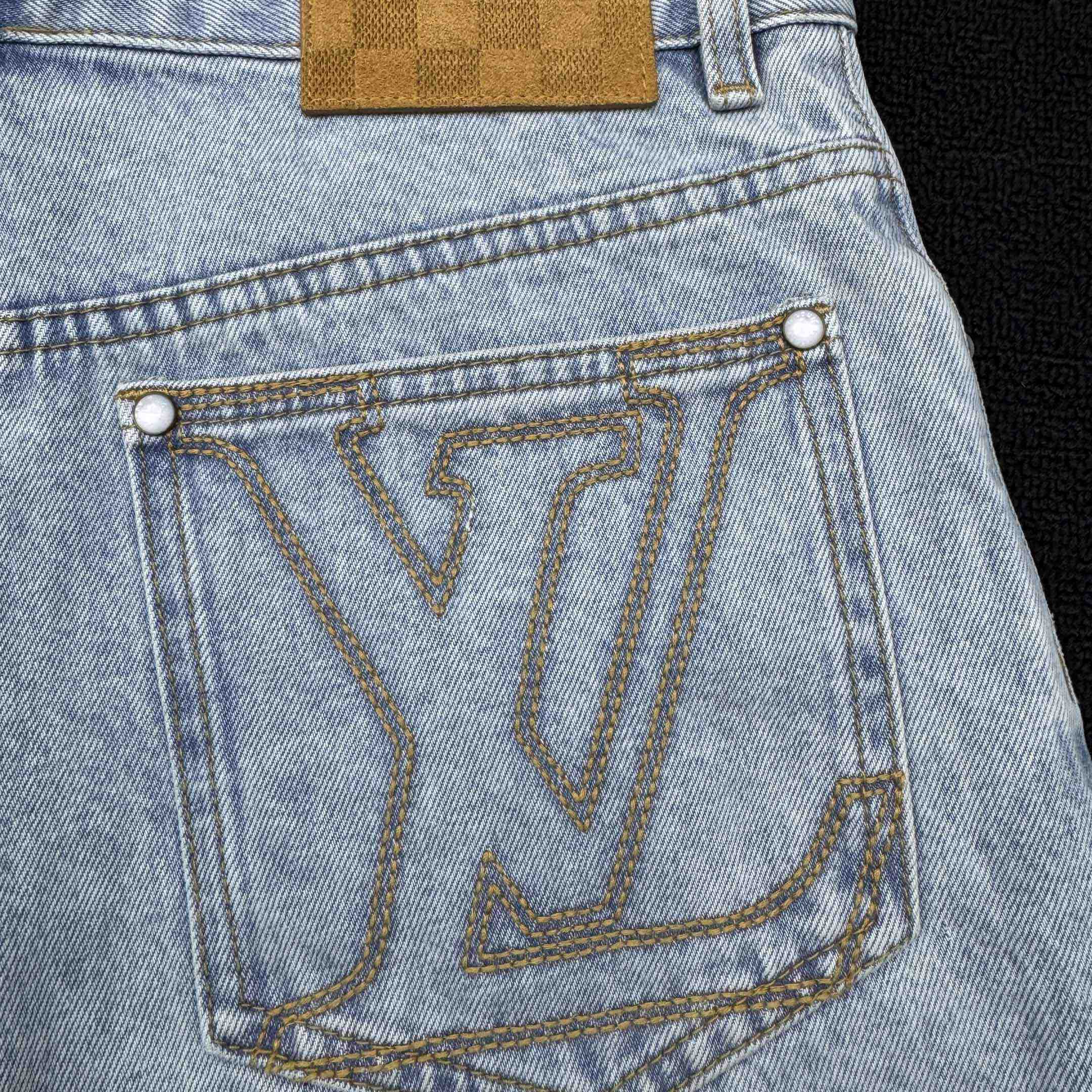 Louis Vuitton LV Denim Shorts    1AGTHT - EUR FASHION