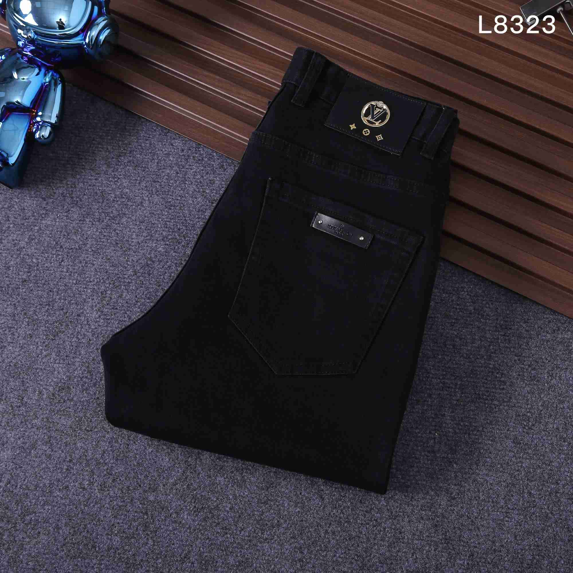 Louis Vuitton Jeans - EUR FASHION