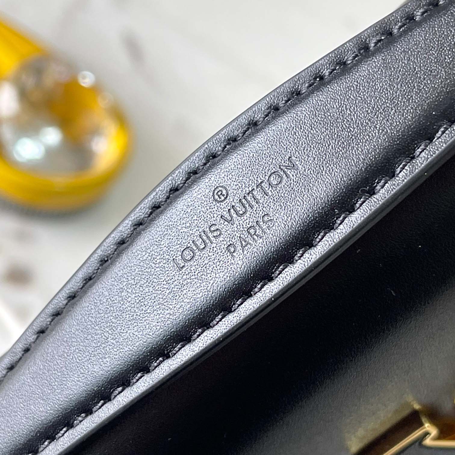 Louis Vuitton Wallet On Chain Capucines   M12143 - EUR FASHION