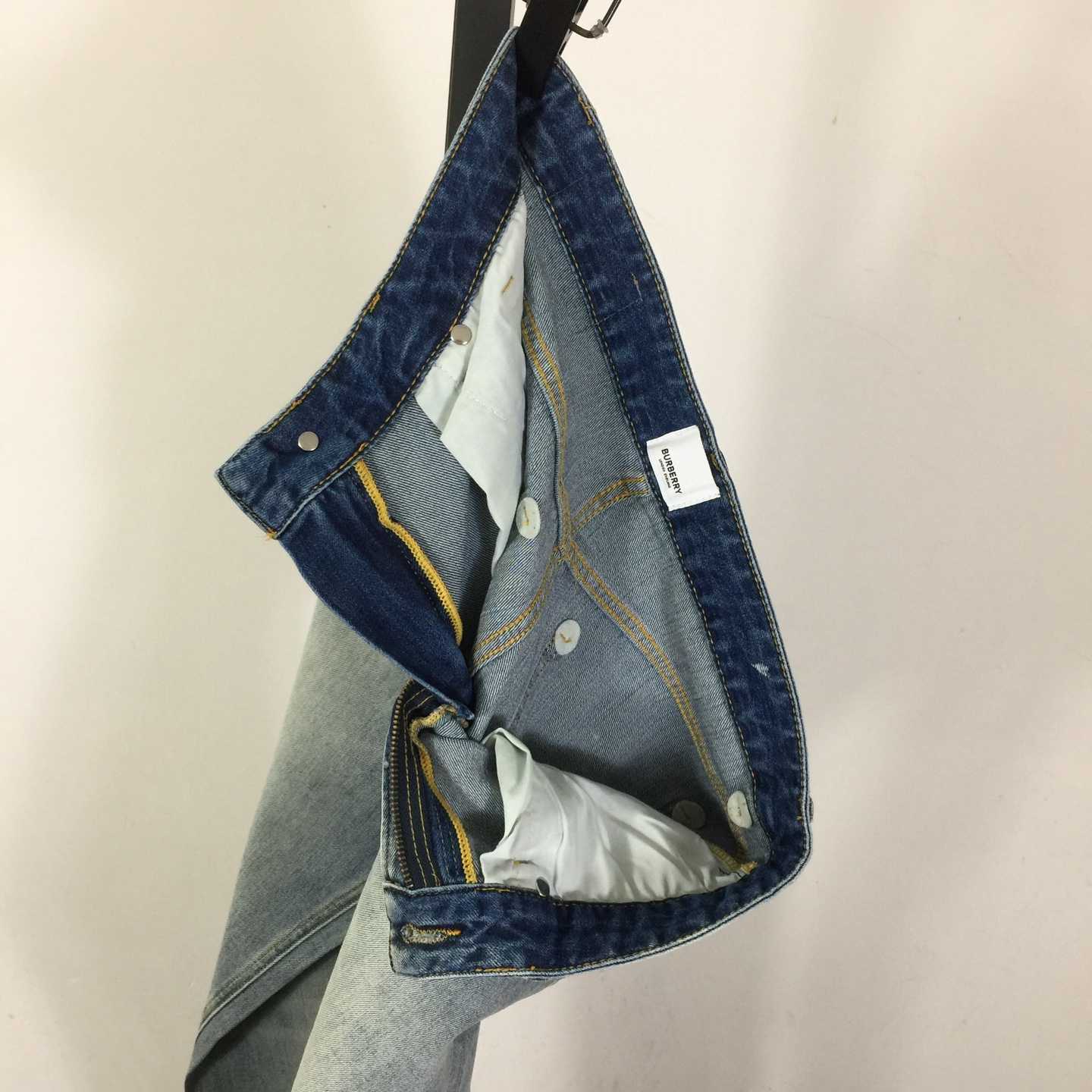 Burberry Jeans - EUR FASHION