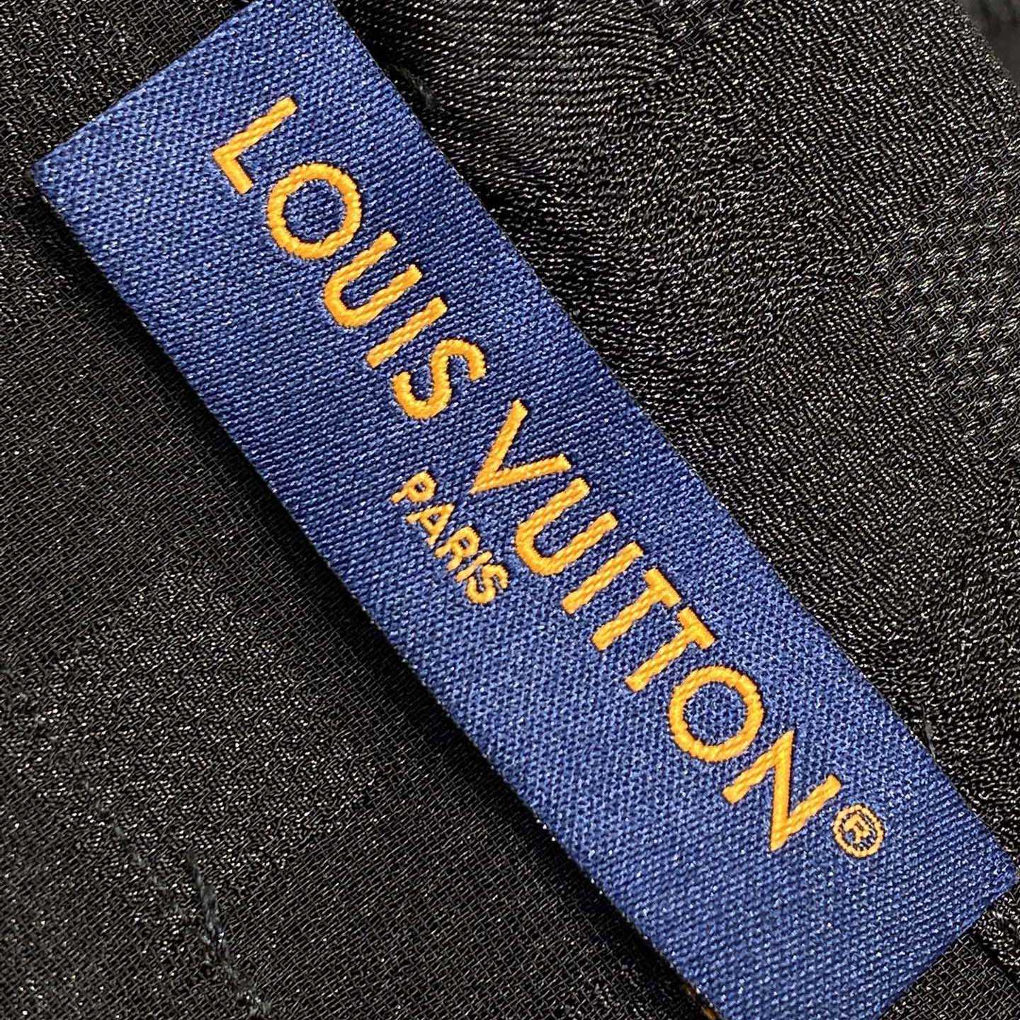 Louis Vuitton Graphic Jacquard Short-Sleeved Shirt  1AHCH7 - EUR FASHION