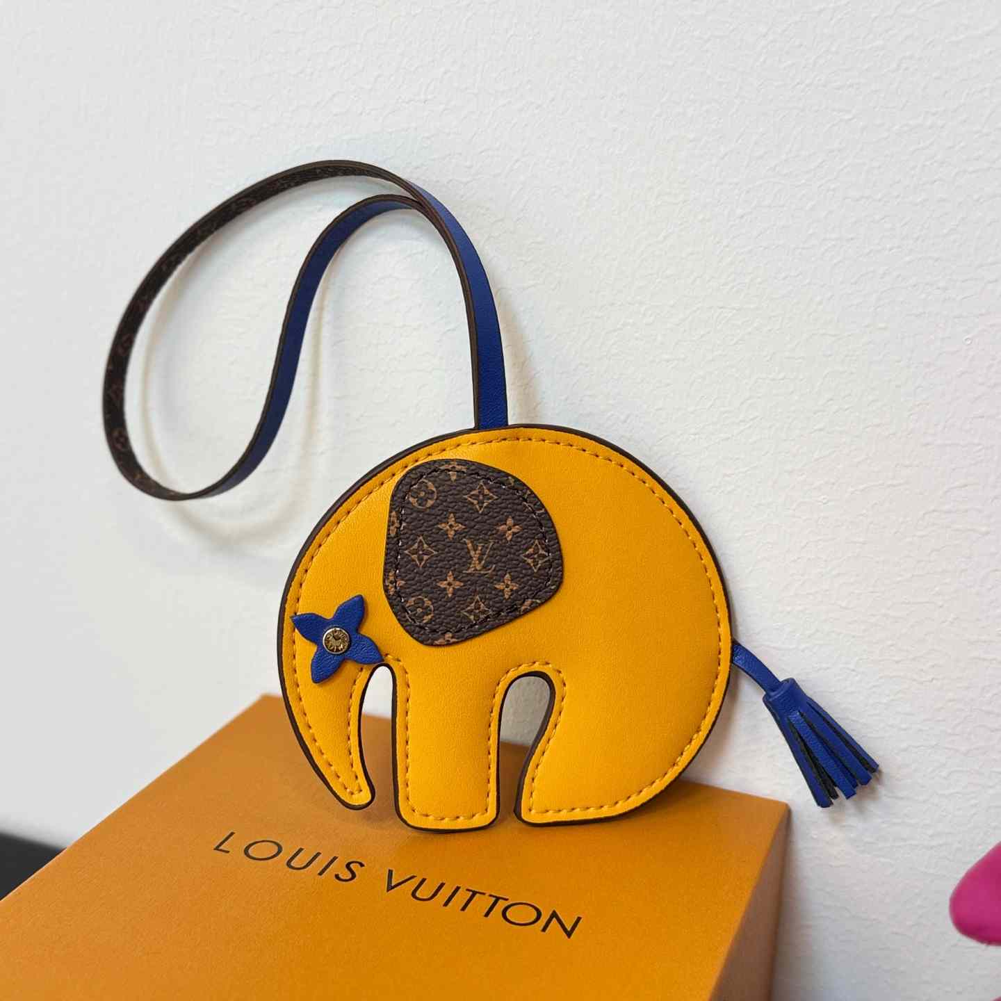 Louis Vuitton LV Elephant Bag Charm   M02325 - EUR FASHION