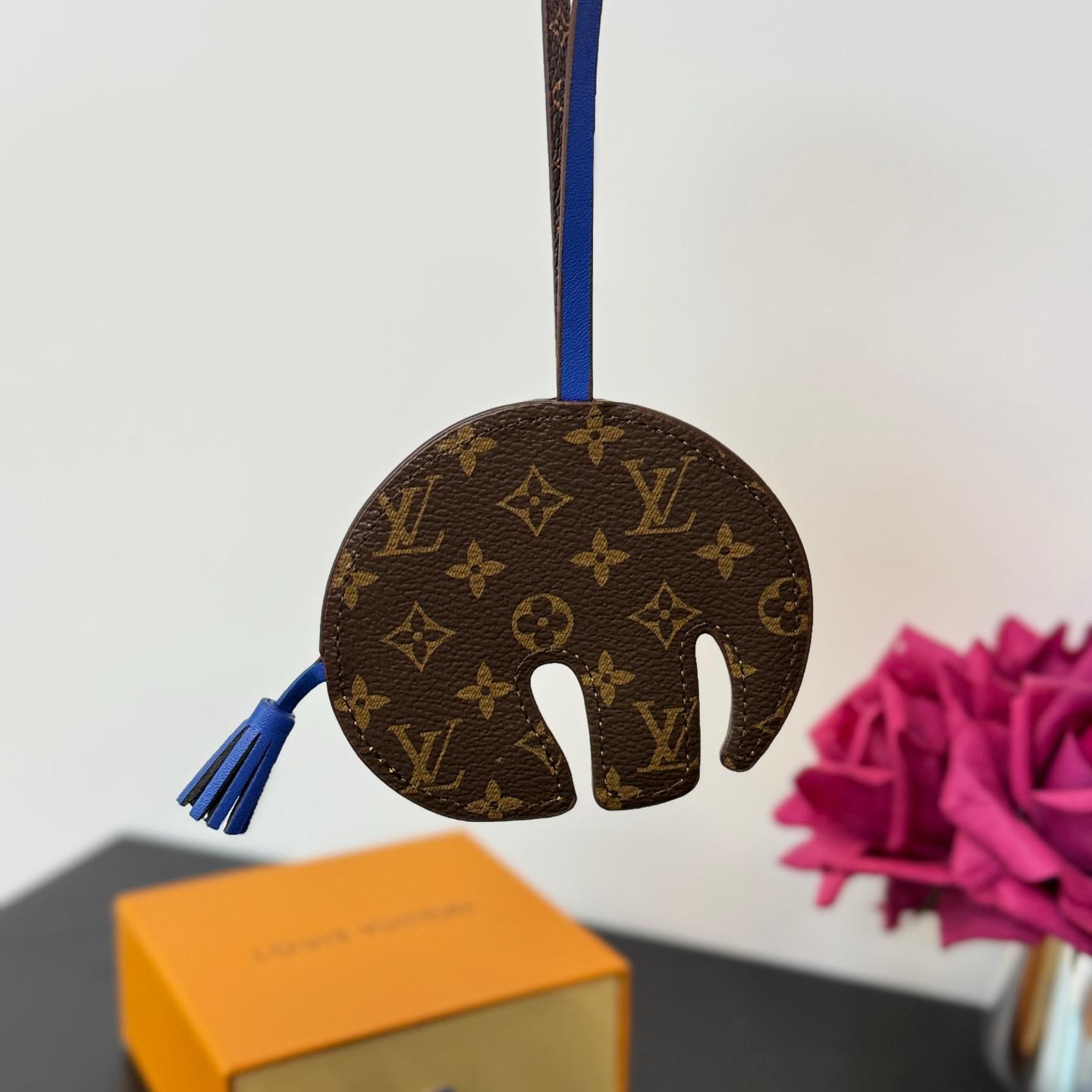 Louis Vuitton LV Elephant Bag Charm   M02325 - EUR FASHION